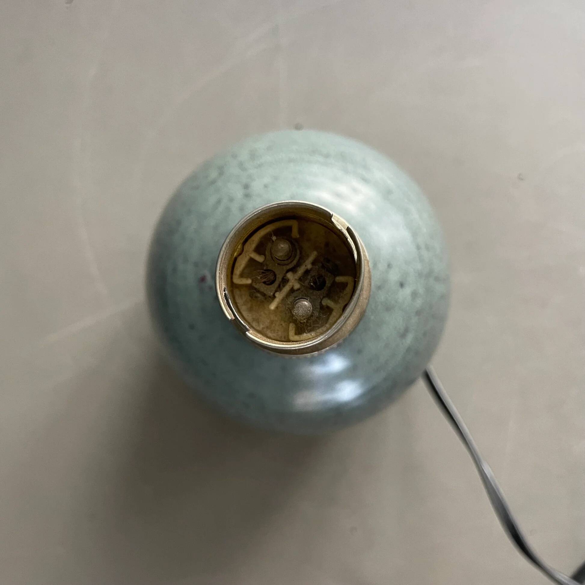 Ceramic lamp base