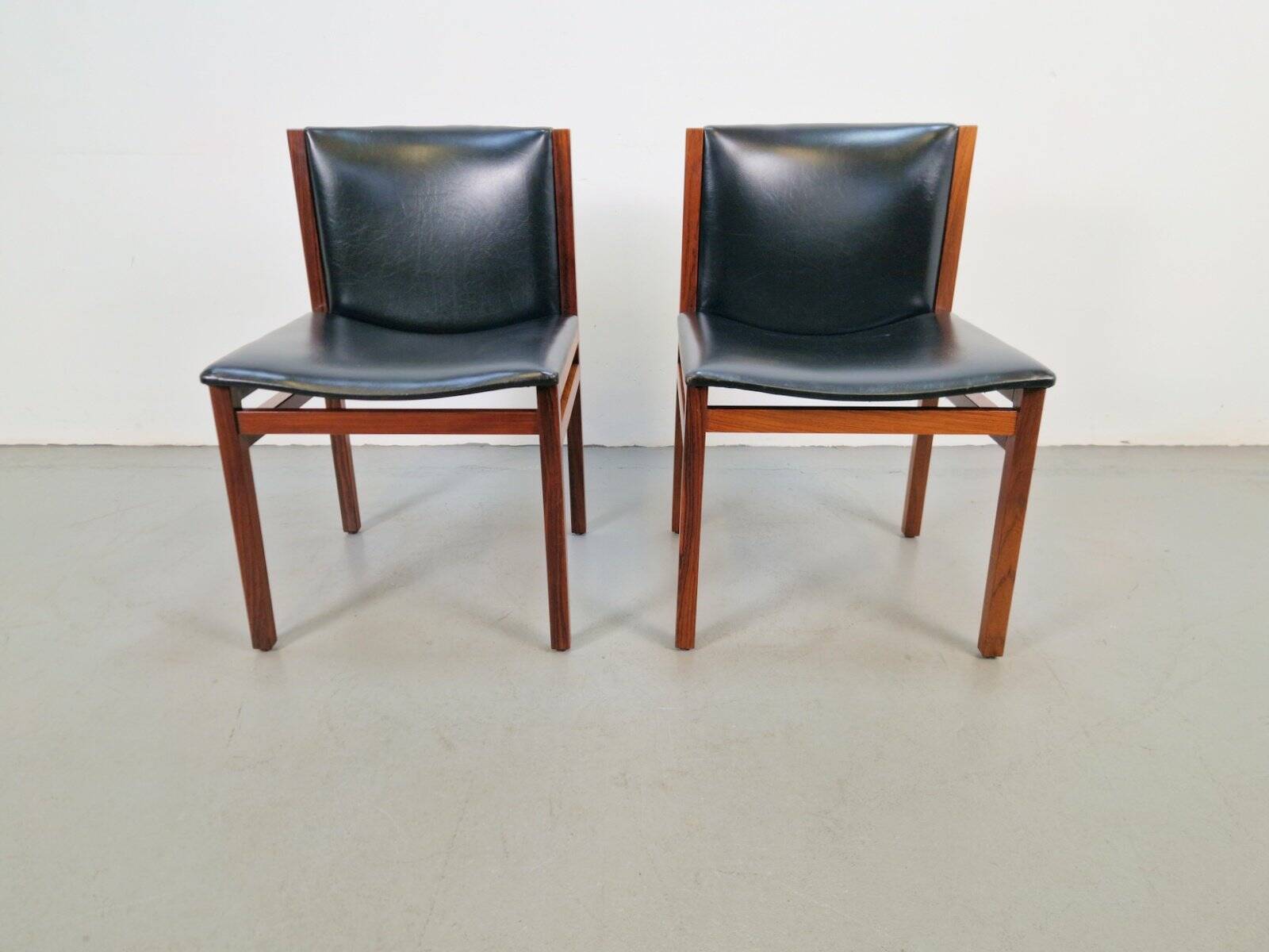 Vintage Rosewood Chairs by Tito Agnoli for La Linéa, Italy, 1960, Set of 2
