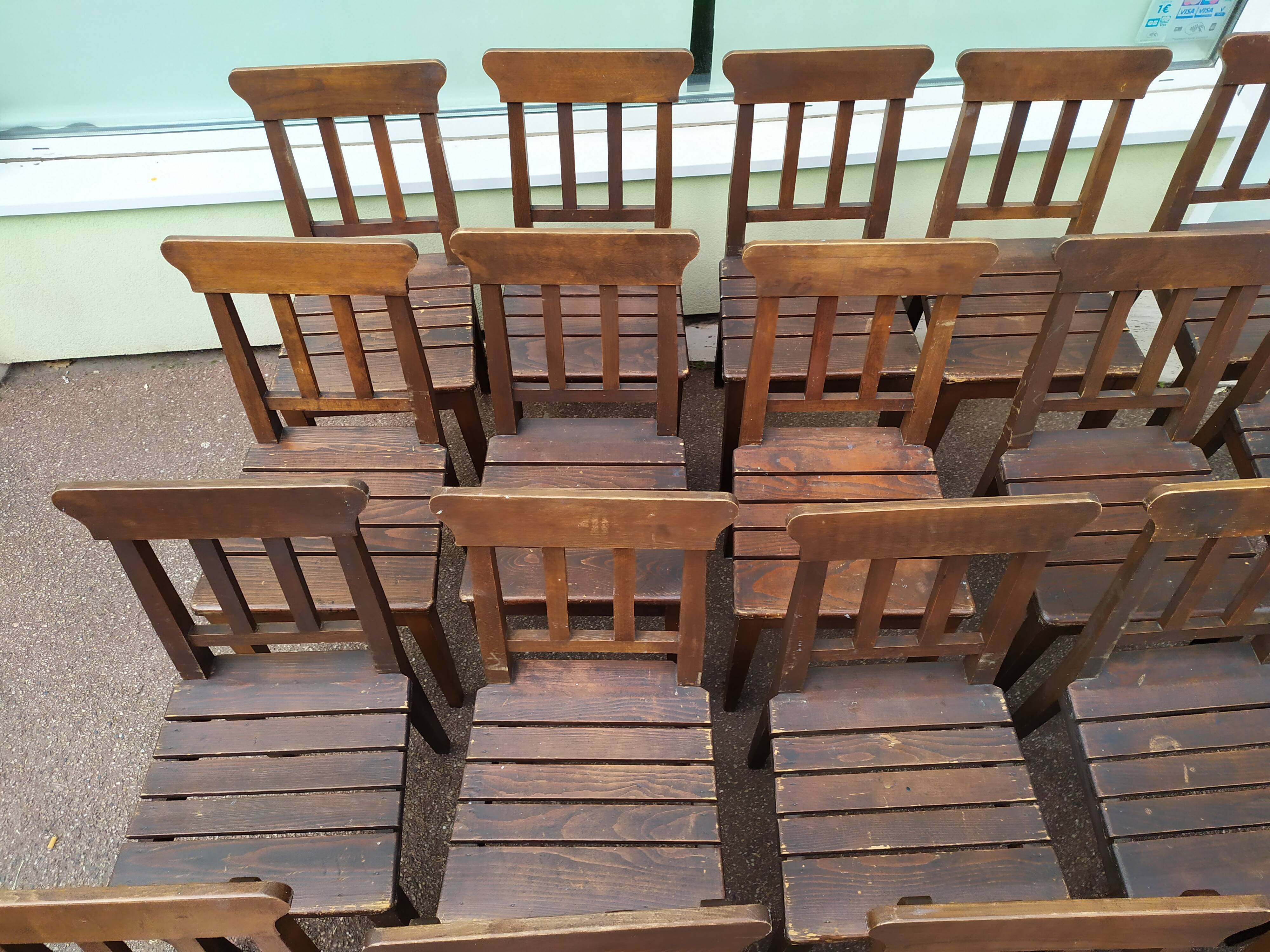 Ensemble lot de 20 chaises en bois de bistrot