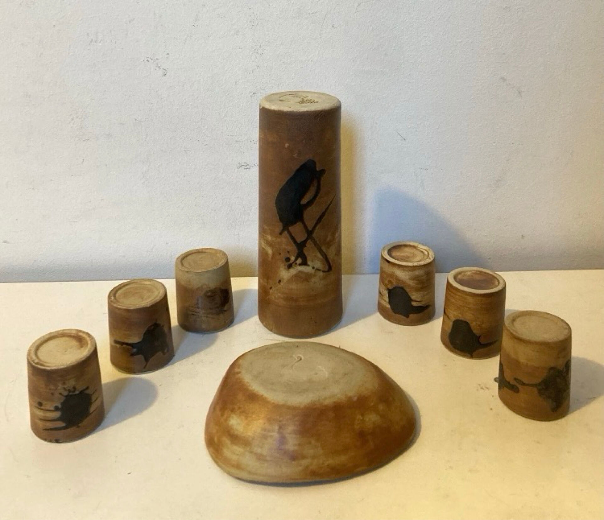 Varnished stamped La Colombe alcohol service from the 1950s/60s.
