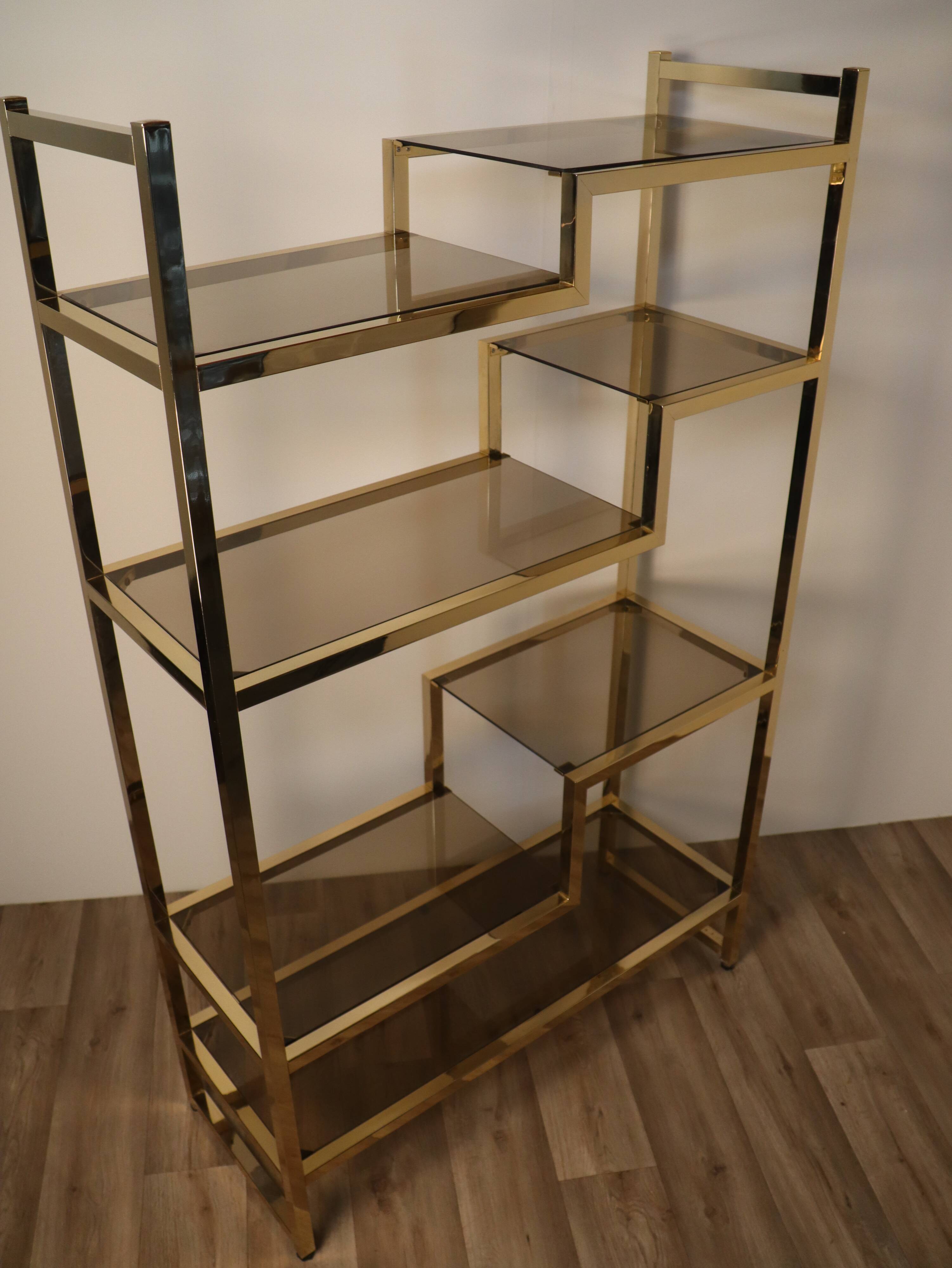 Etagère vintage en métal doré et verres 1970