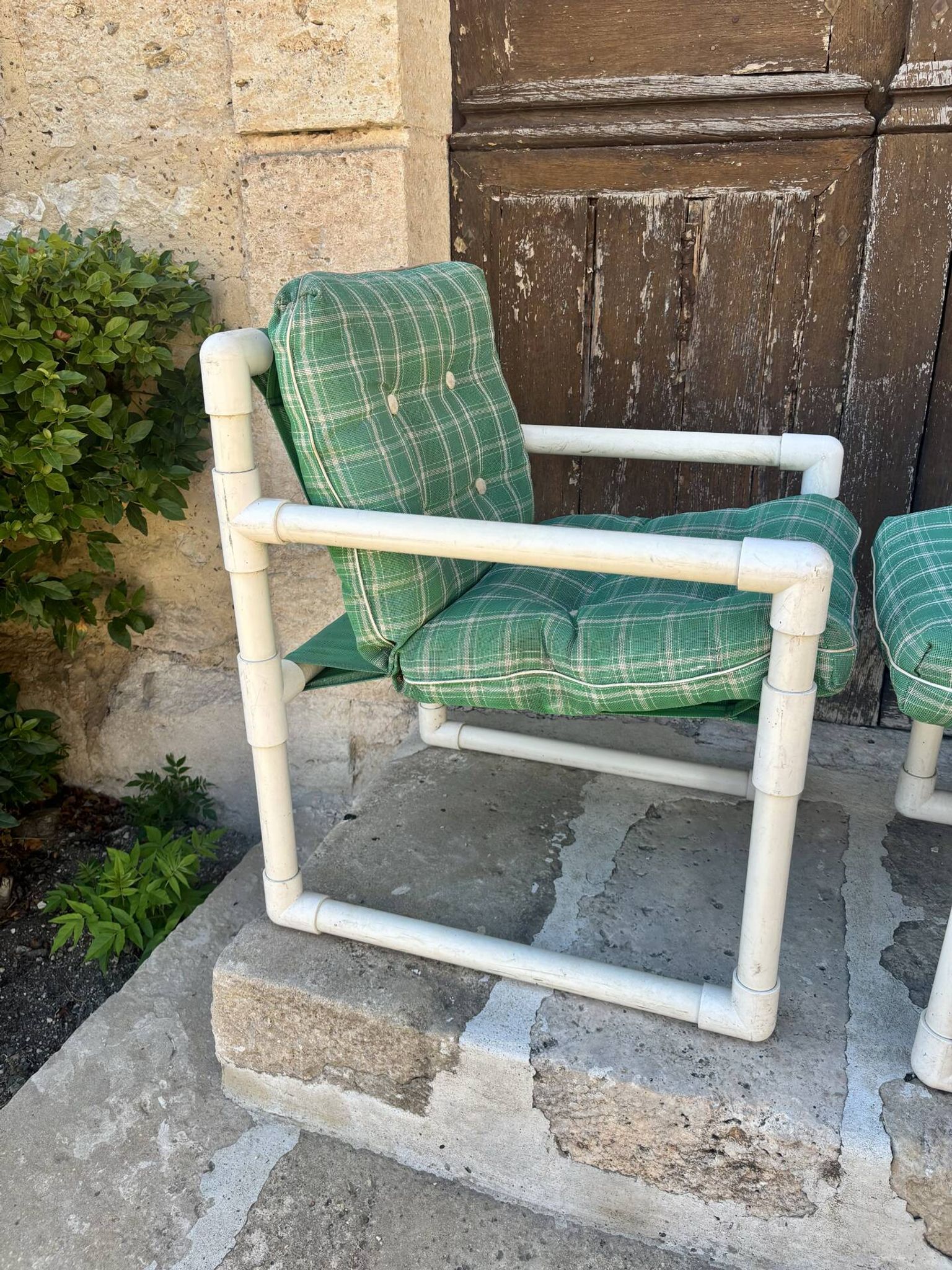 Pair of vintage tubular armchairs from the 70s and 80s, luxury design.