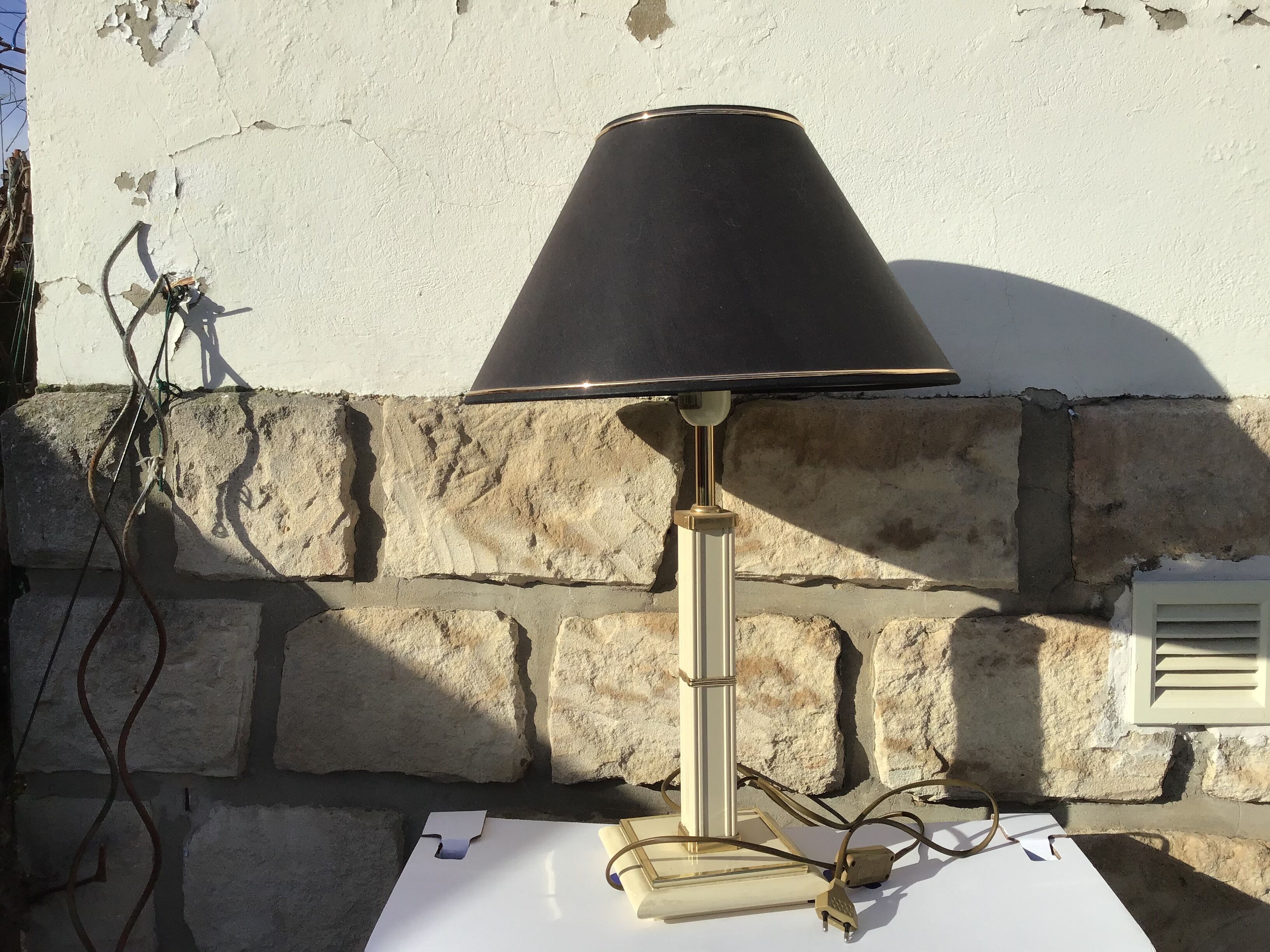 Lampe à poser pied en métal laqué 70