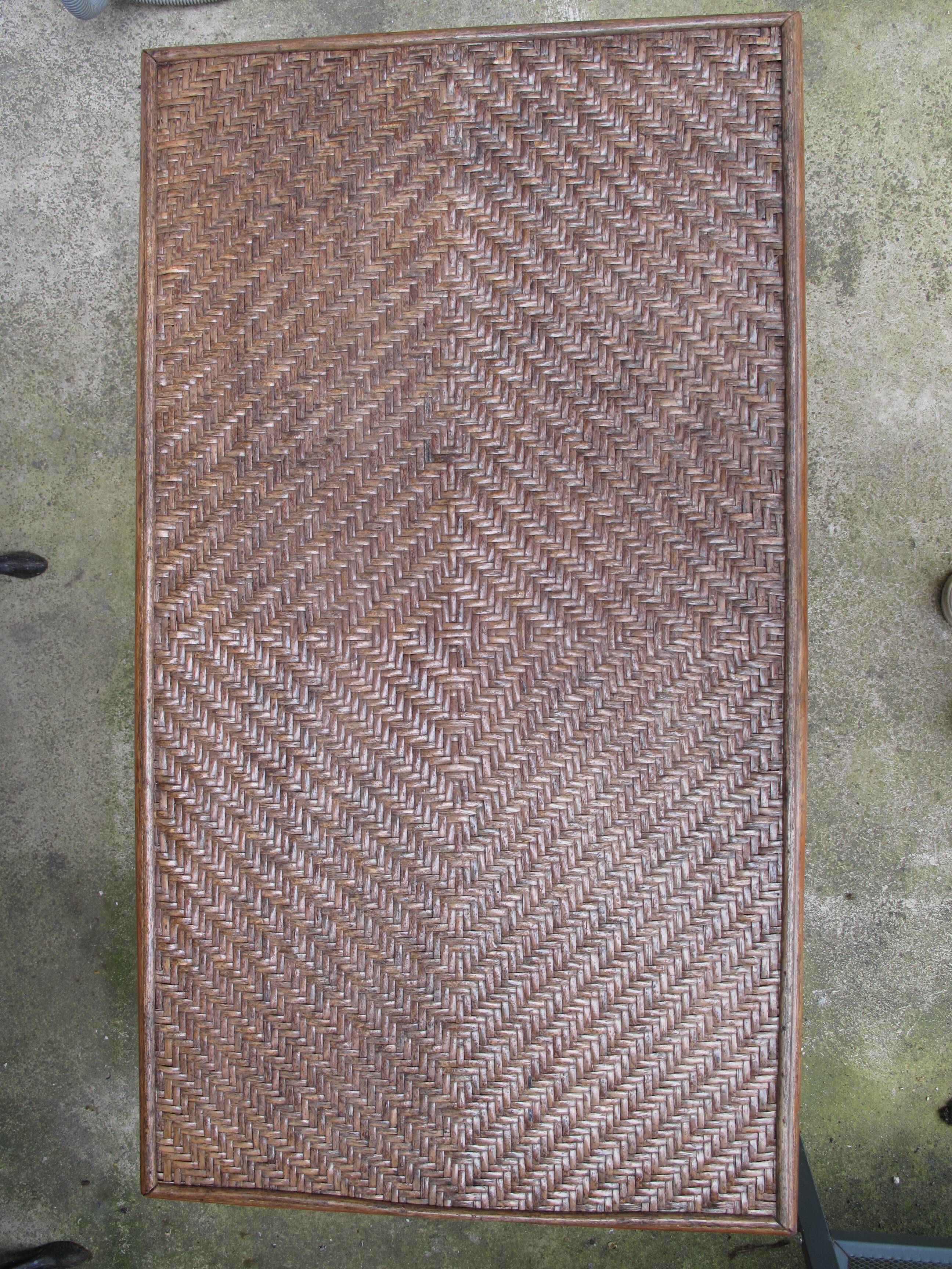 Folding rattan coffee table