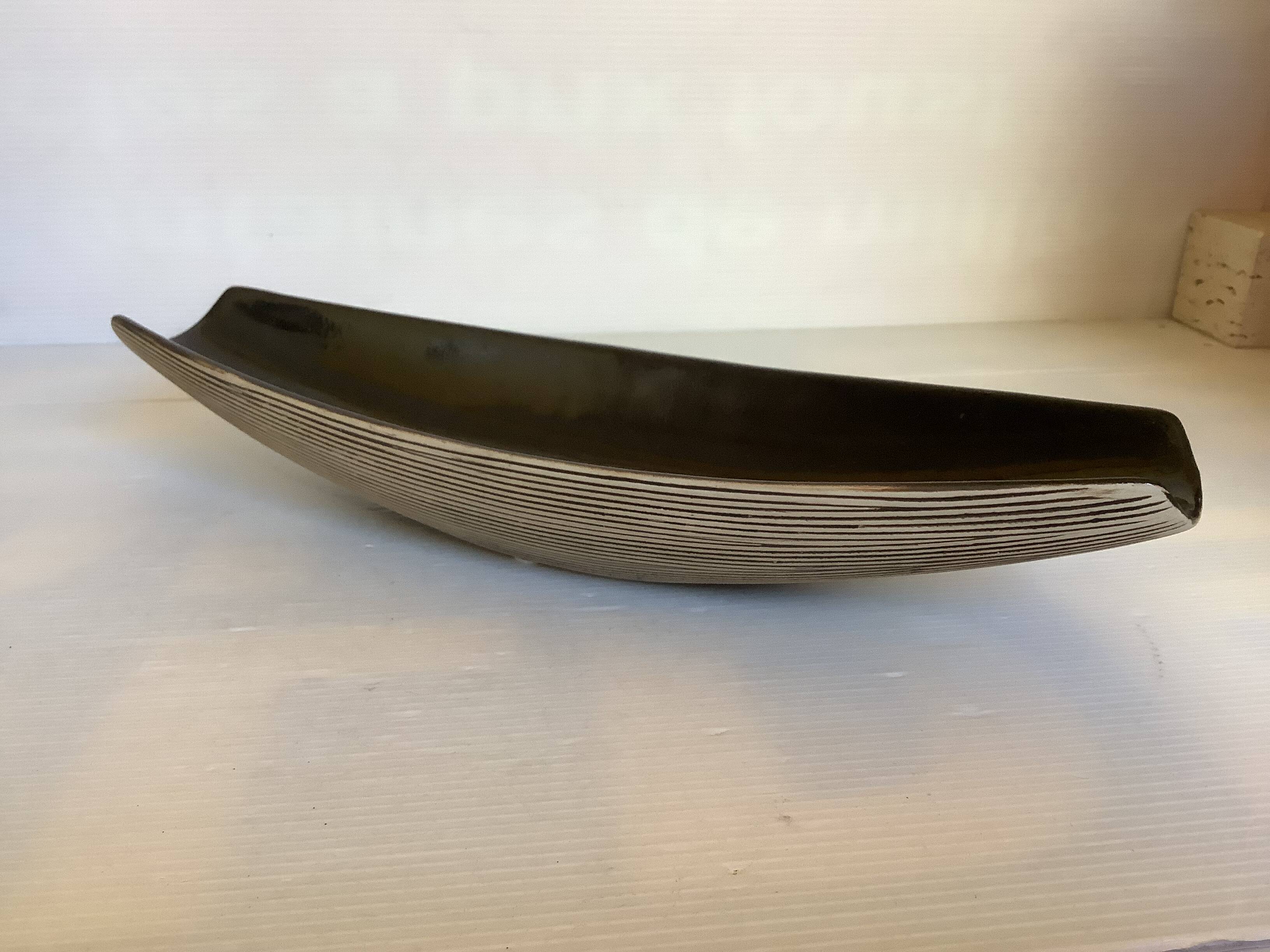 Decorative ceramic bowl