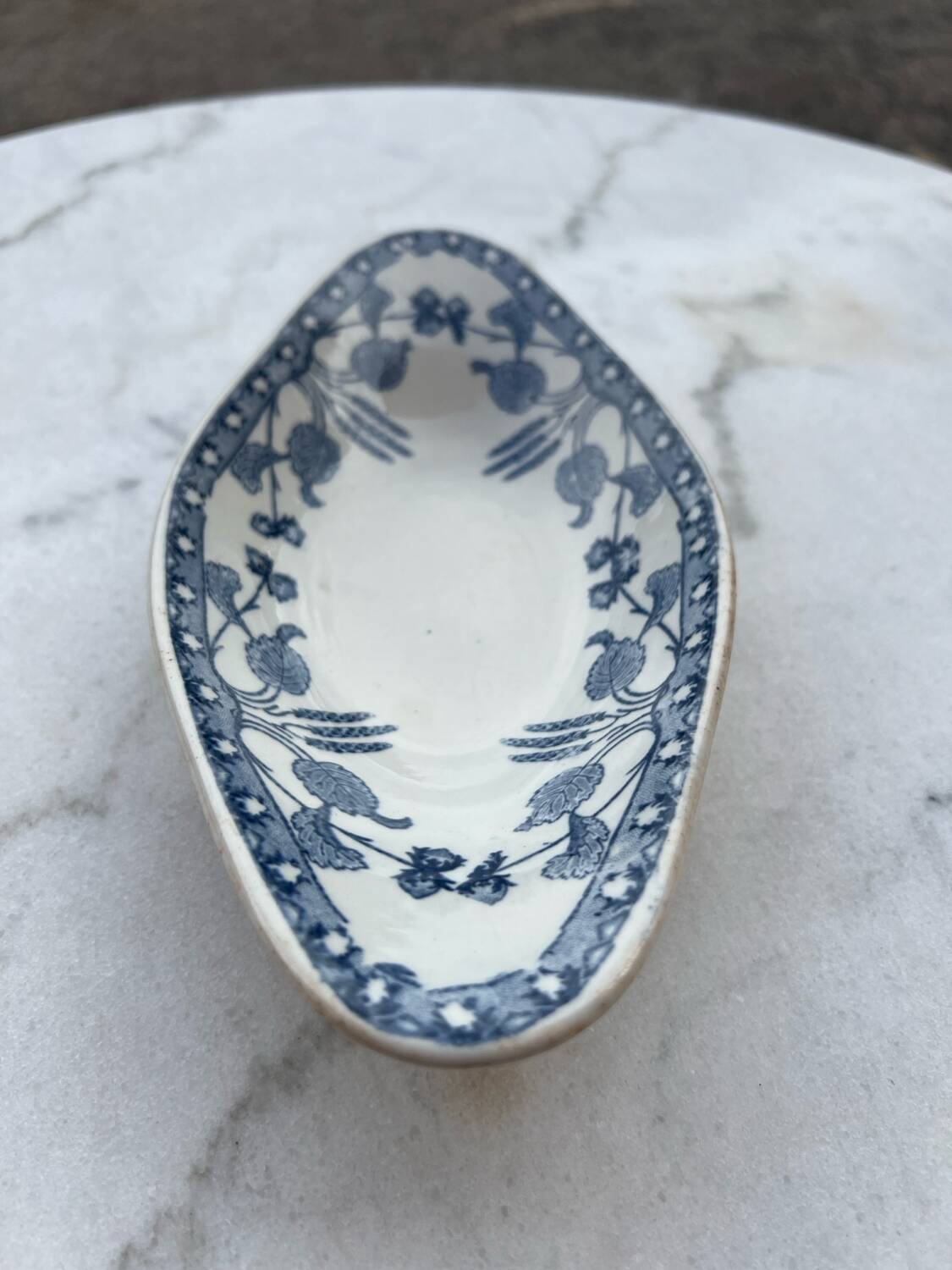 Sarreguemines Hazelnuts Iron Earth Ramekin Dish