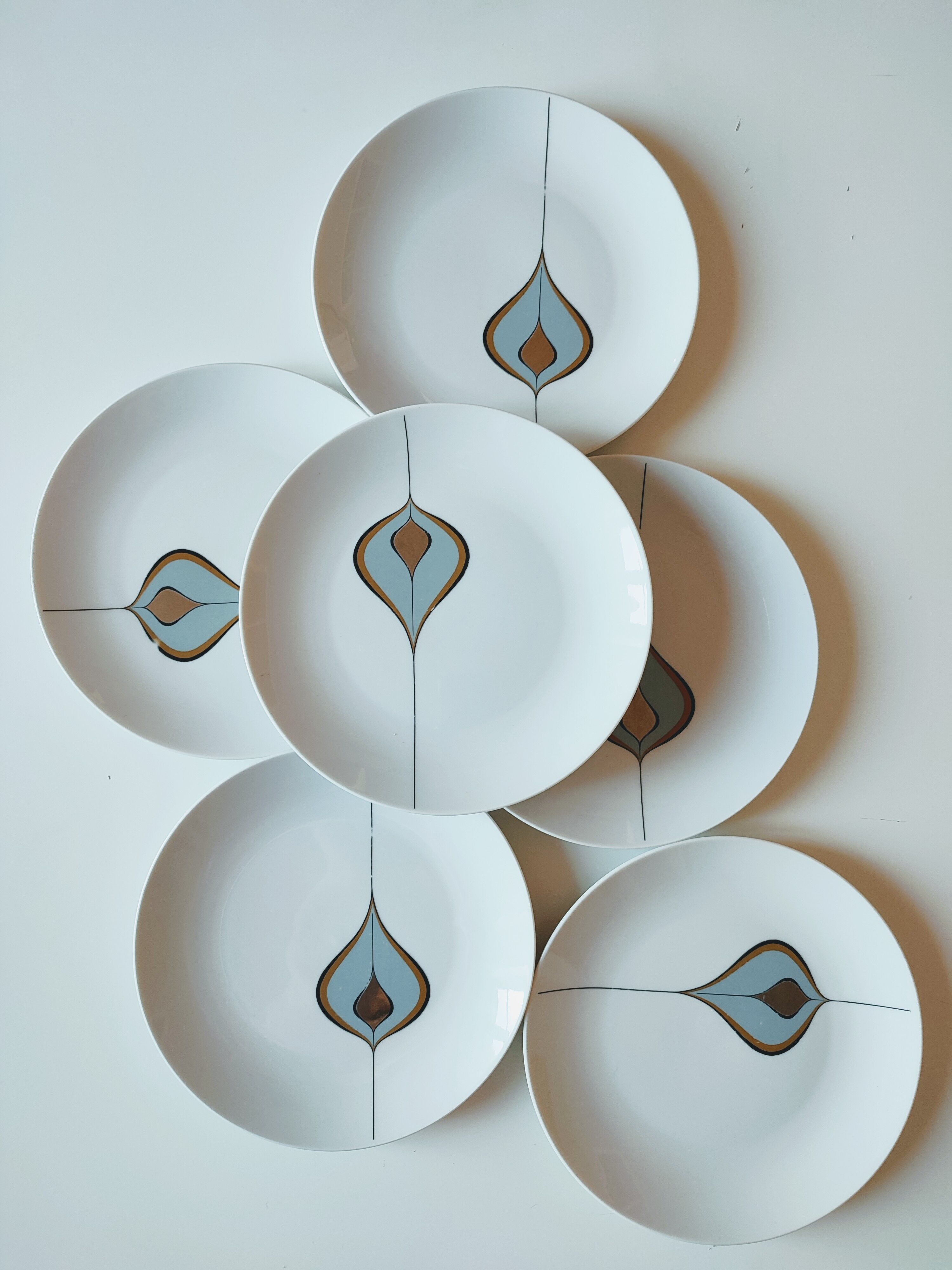 Porcelain dessert plates