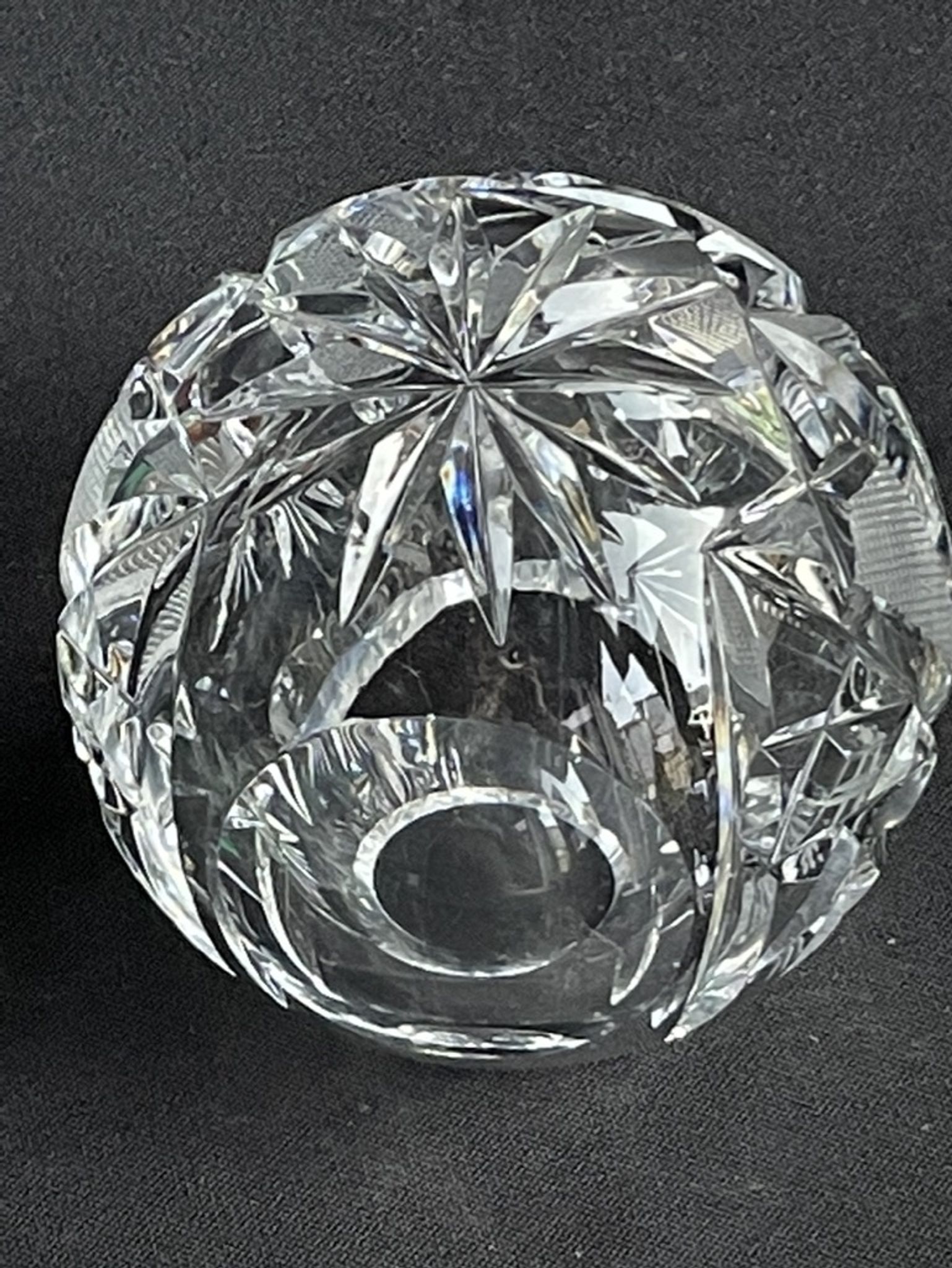 Cendrier boule individuel en cristal taillé - XXème