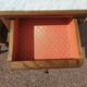 Lot de 2 table de chevet bois sculpté marbre blanc