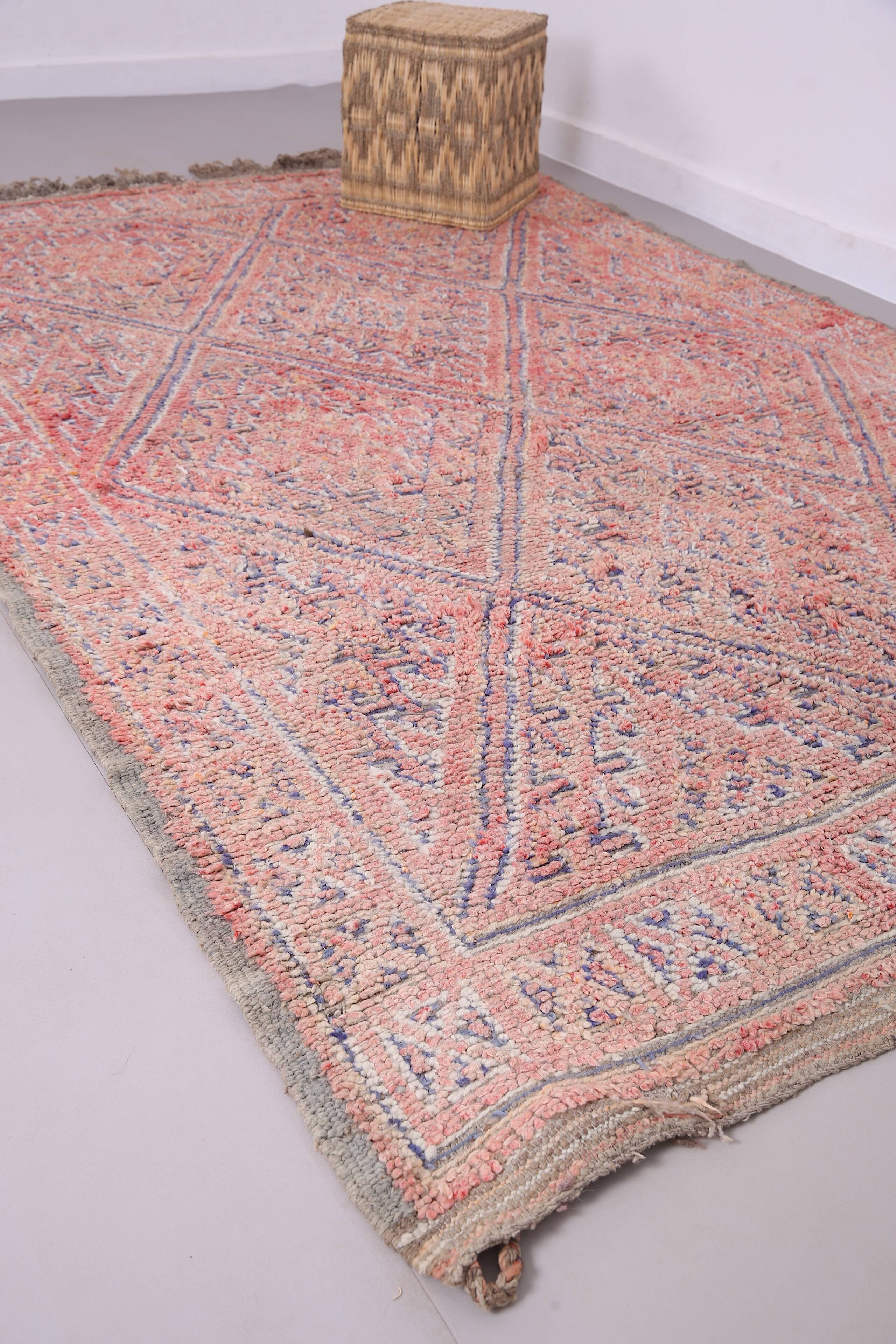 Vintage Handmade Moroccan Rug 188 x 283 cm - Berber rug - Old moroccan rug