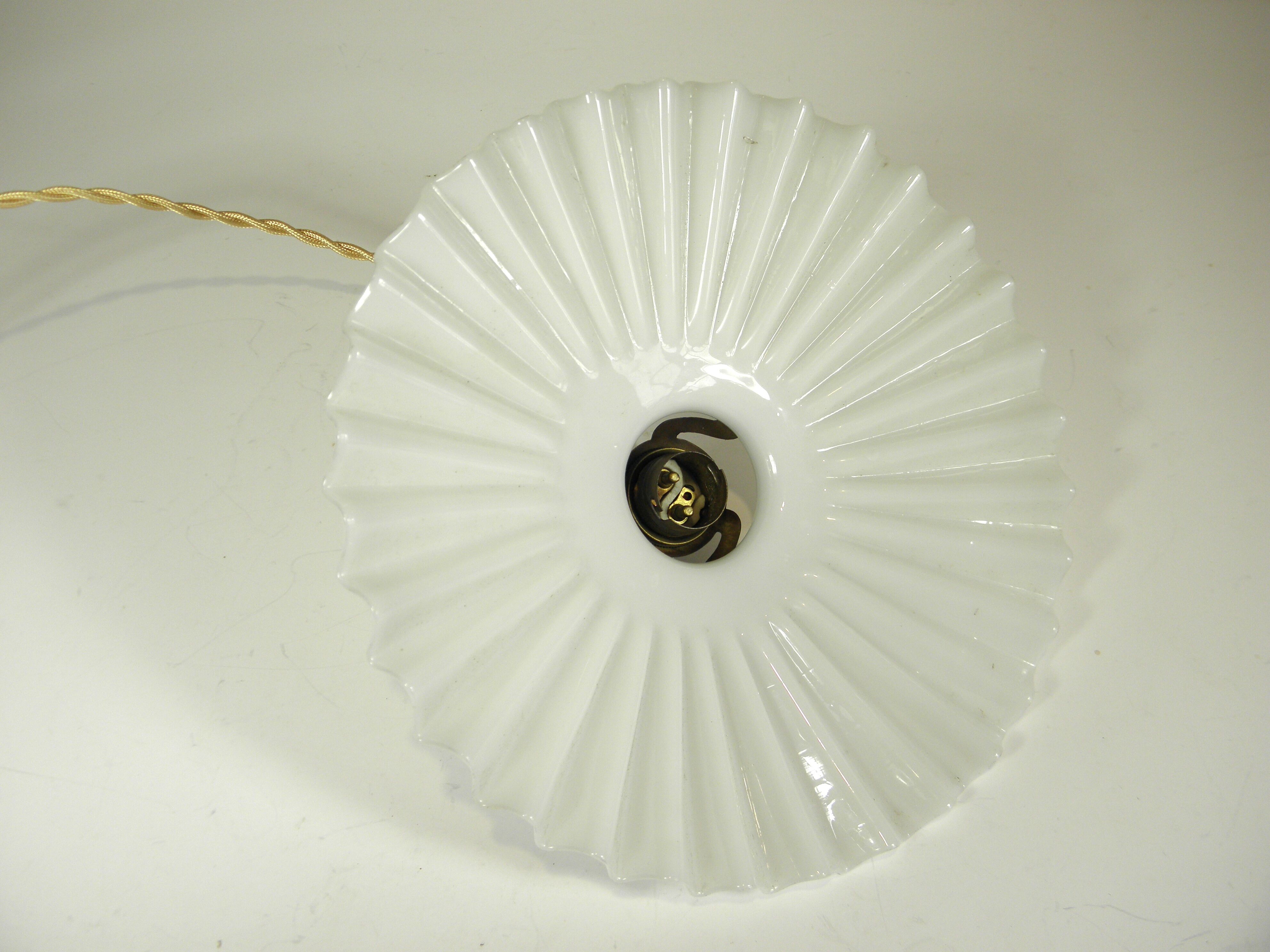 Suspension and rosette in opaline and porcelain