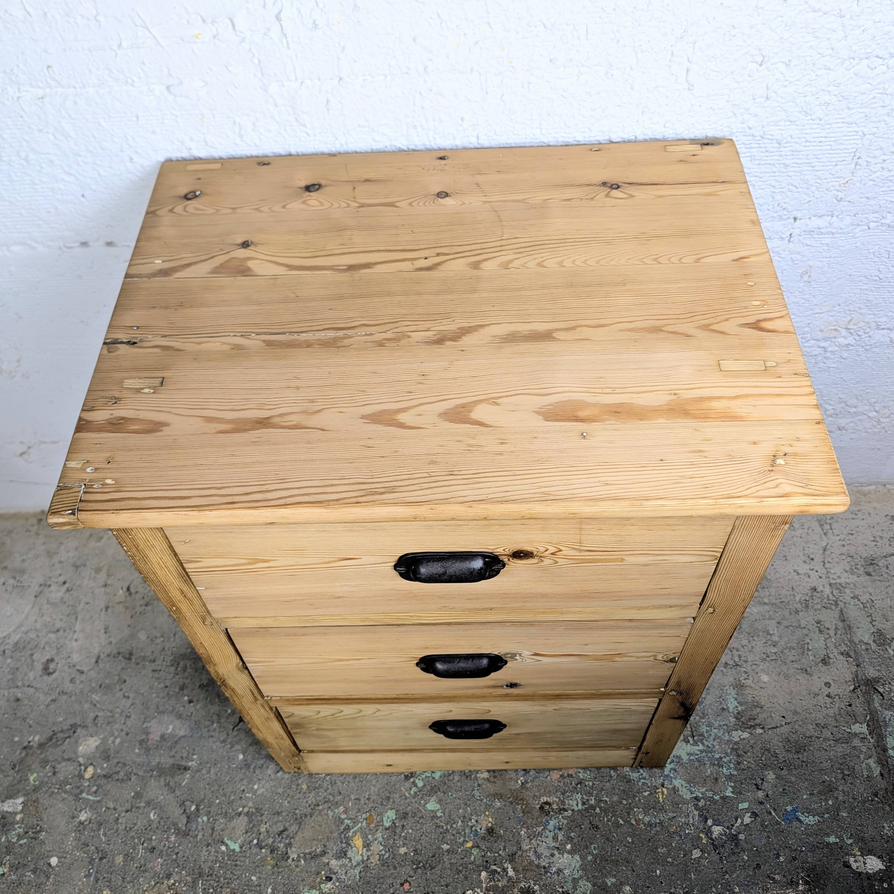 Small workshop cabinet with 3 pine drawers.