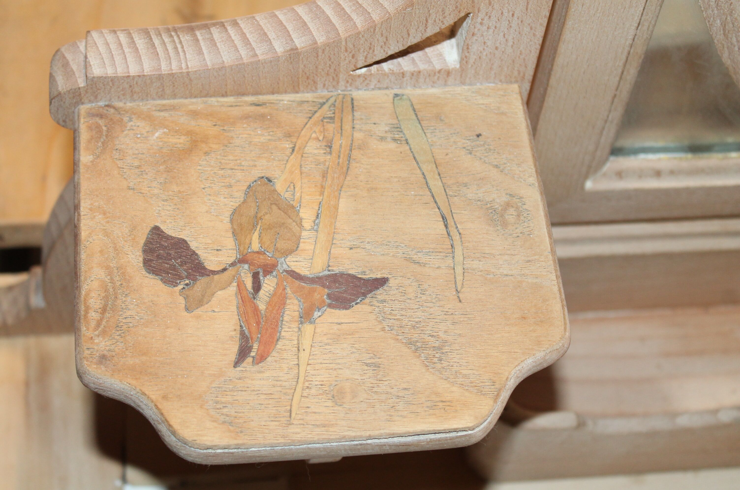 Art Nouveau hairdresser