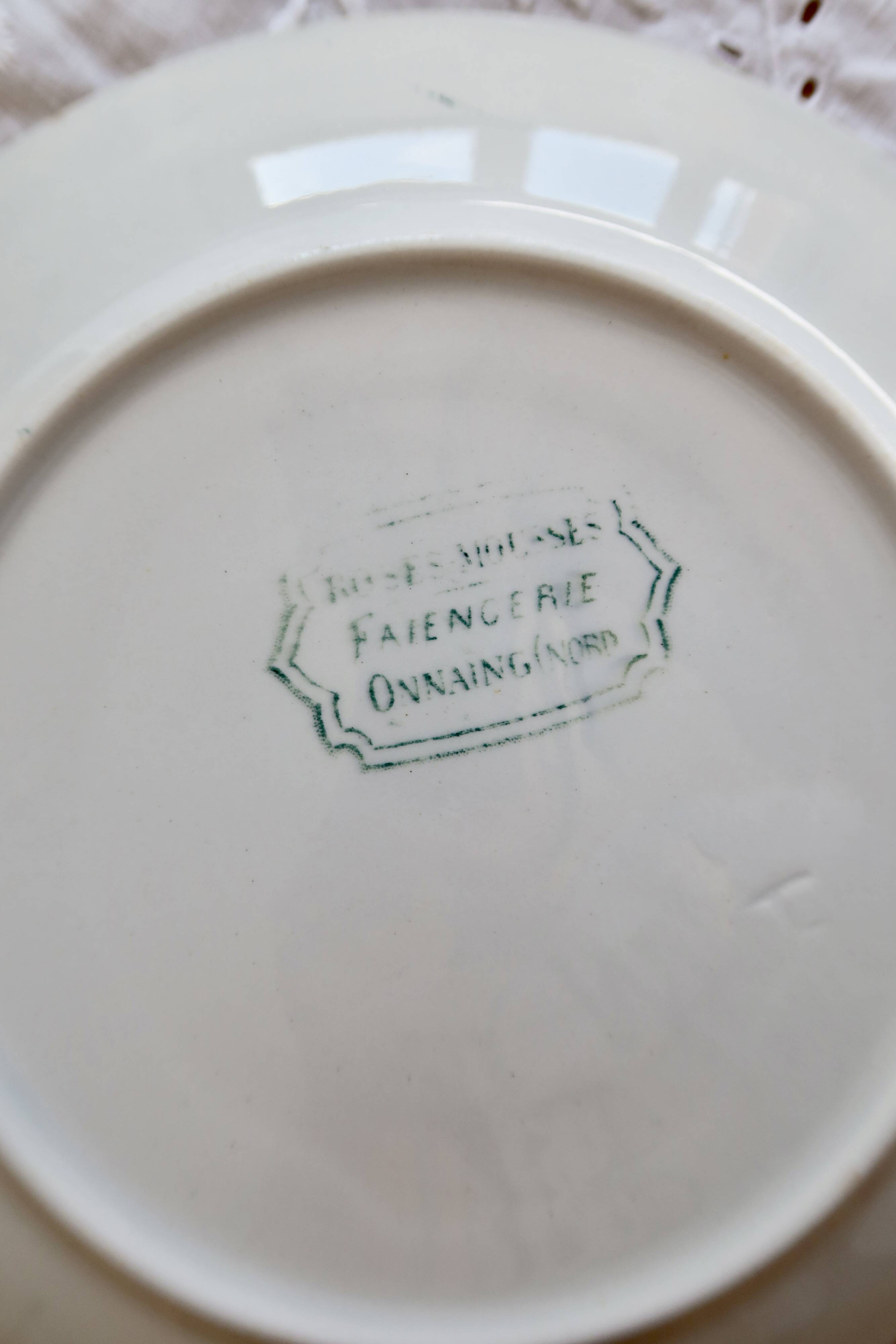 Antique flat plate, ironstone, Onnaing, Roses Mousses pattern.