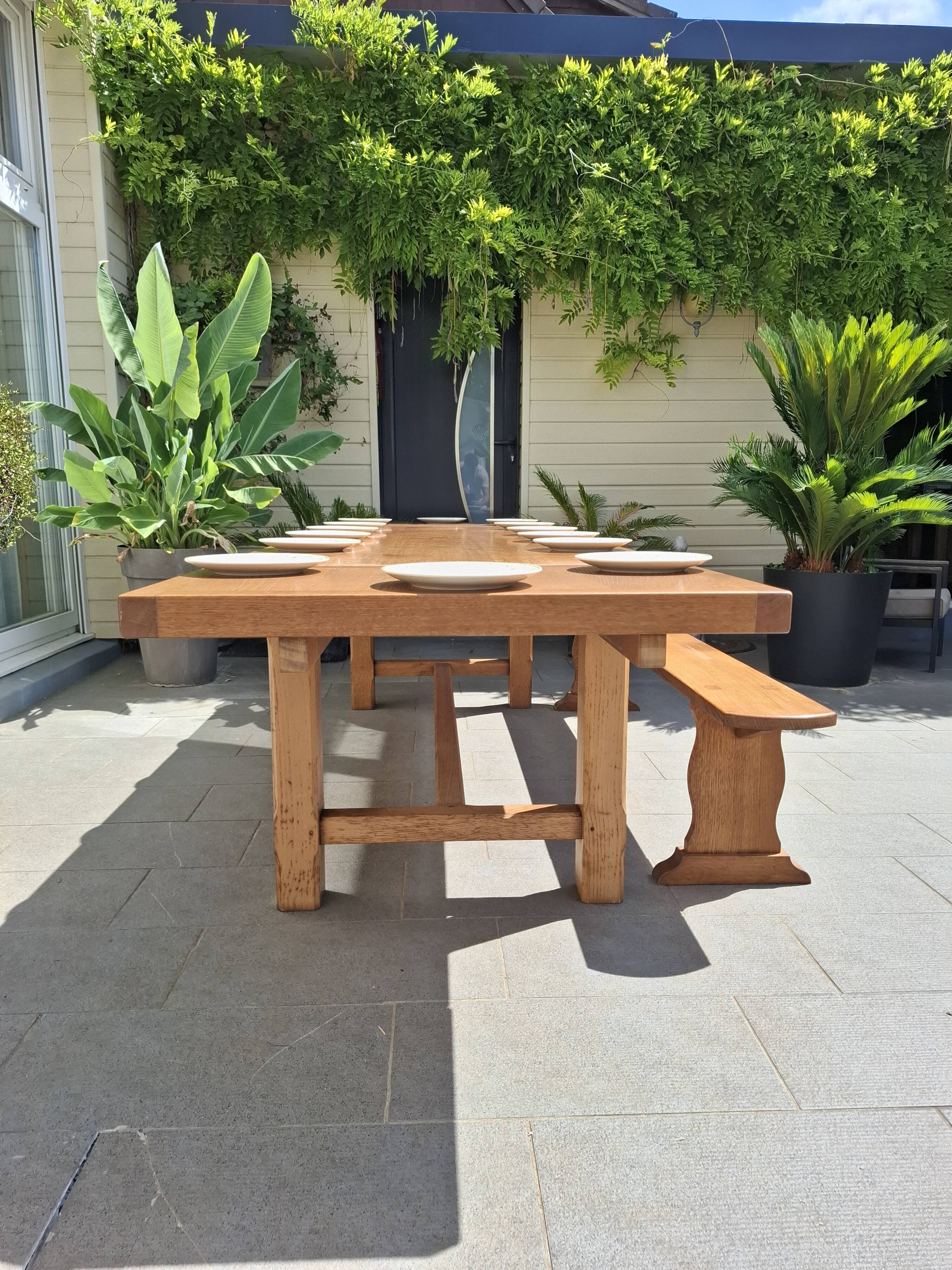Grande table de ferme avec son banc