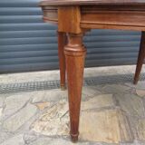 Antique round table in solid oak