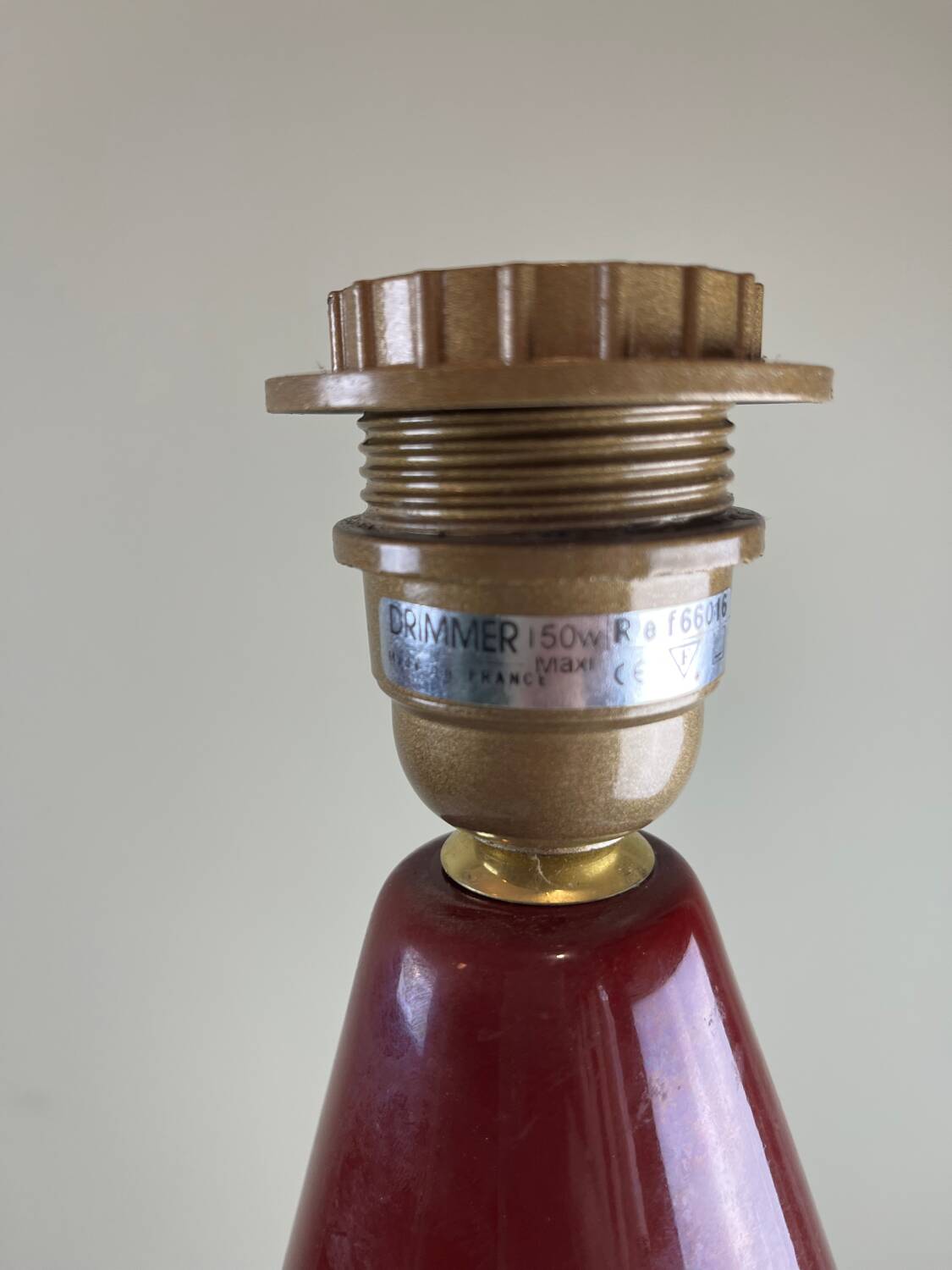 Grande lampe vintage en céramique rouge signée Drimmer – abat-jour pl