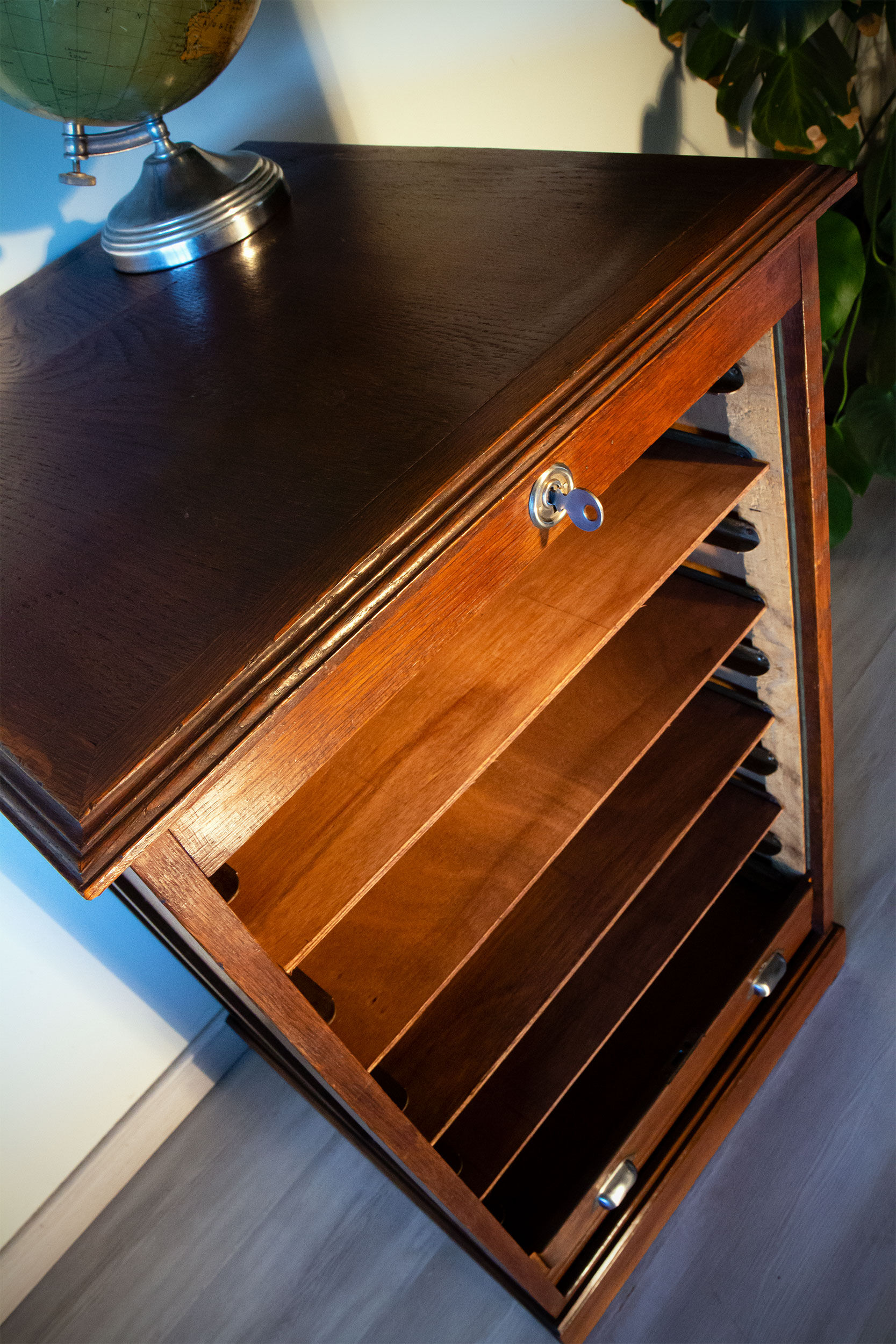 Oak curtain binder, 40s-50s