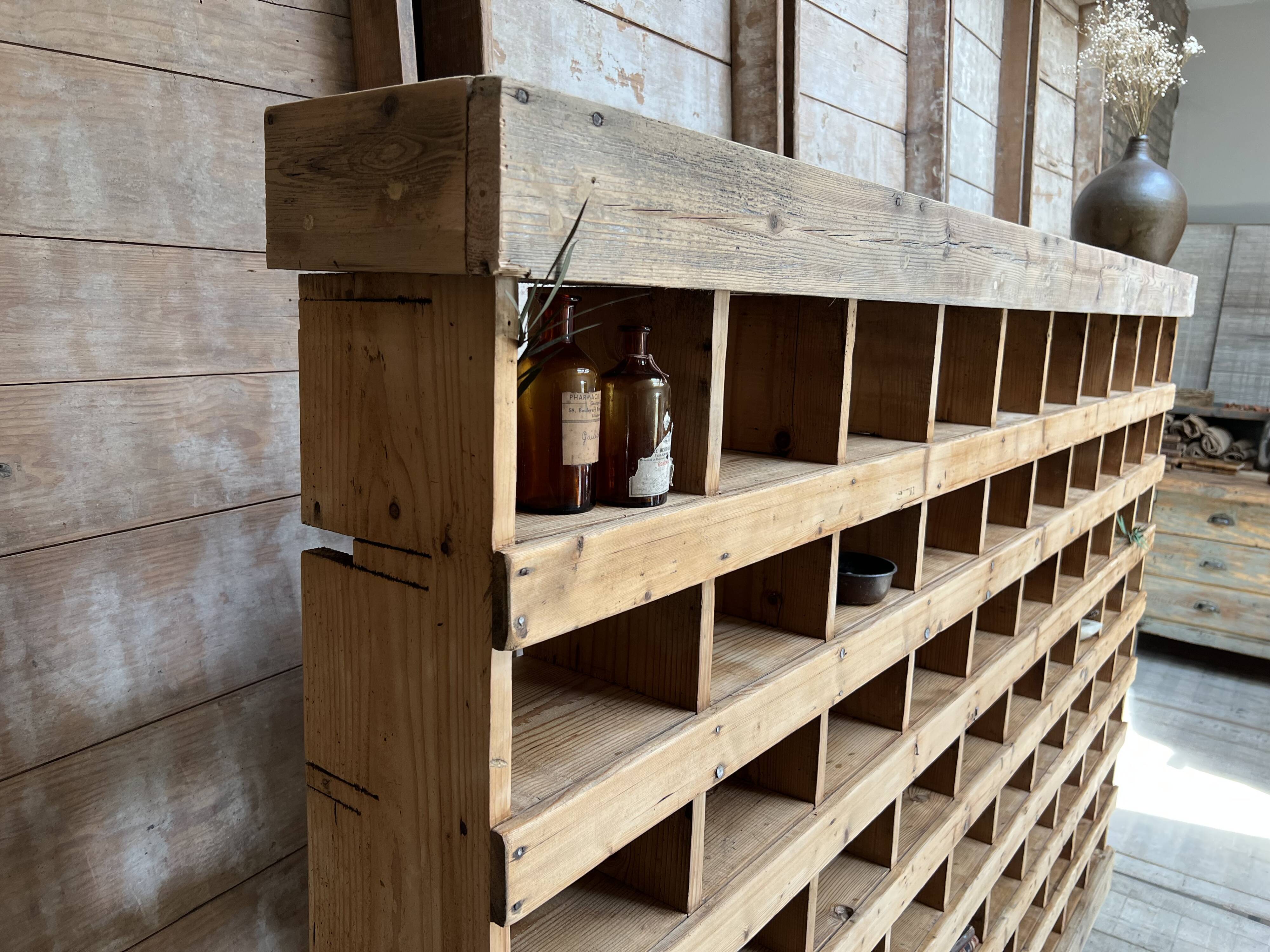 Trade cabinet cabinet