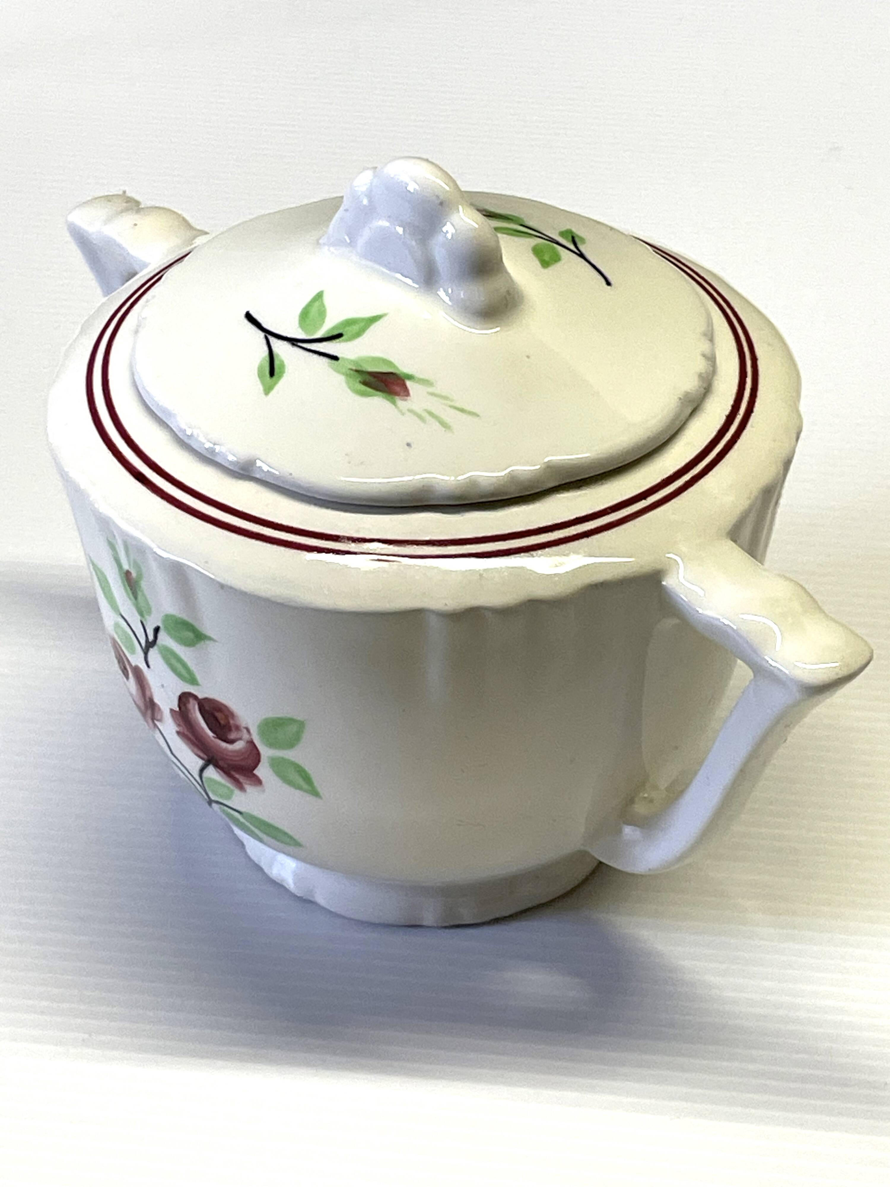 Very nice sugar bowl from Moulin des Loups in very good condition.