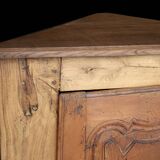 Magnifique meuble d'angle du 18eme siècle. Chêne massif et merisier.