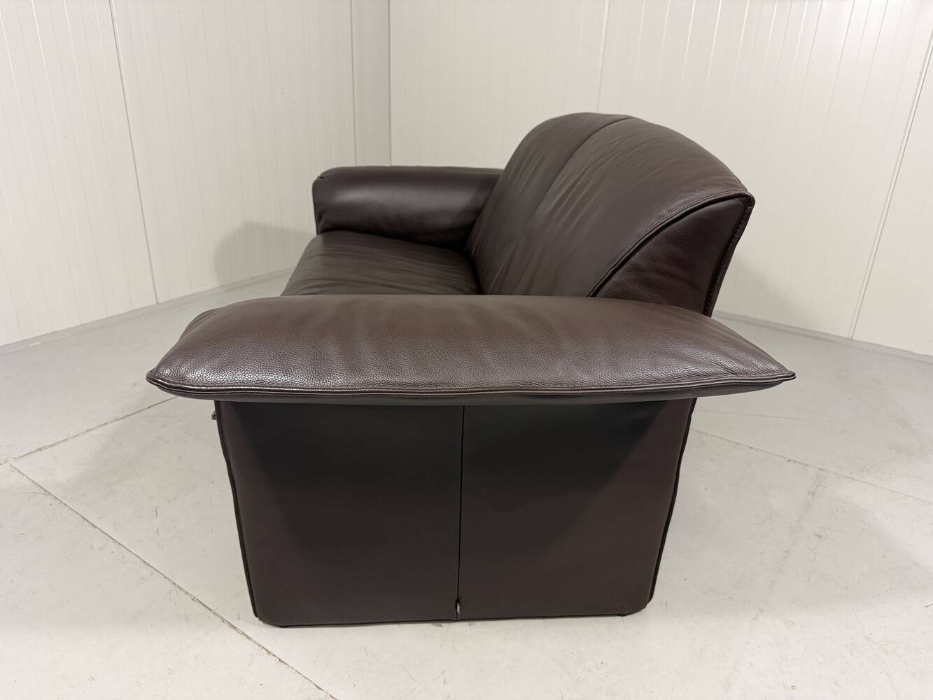 Christophe Giraud brown leather sofa Indy, Jori Belgium 1990’s