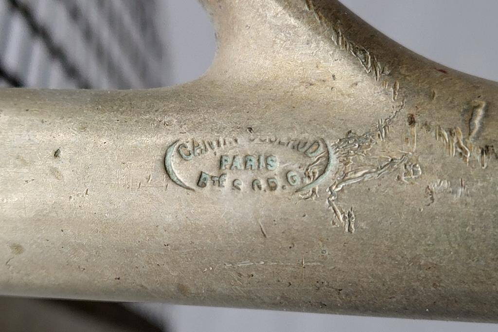 Sprague Metropolitan Parisian bench 1920 with hat rack