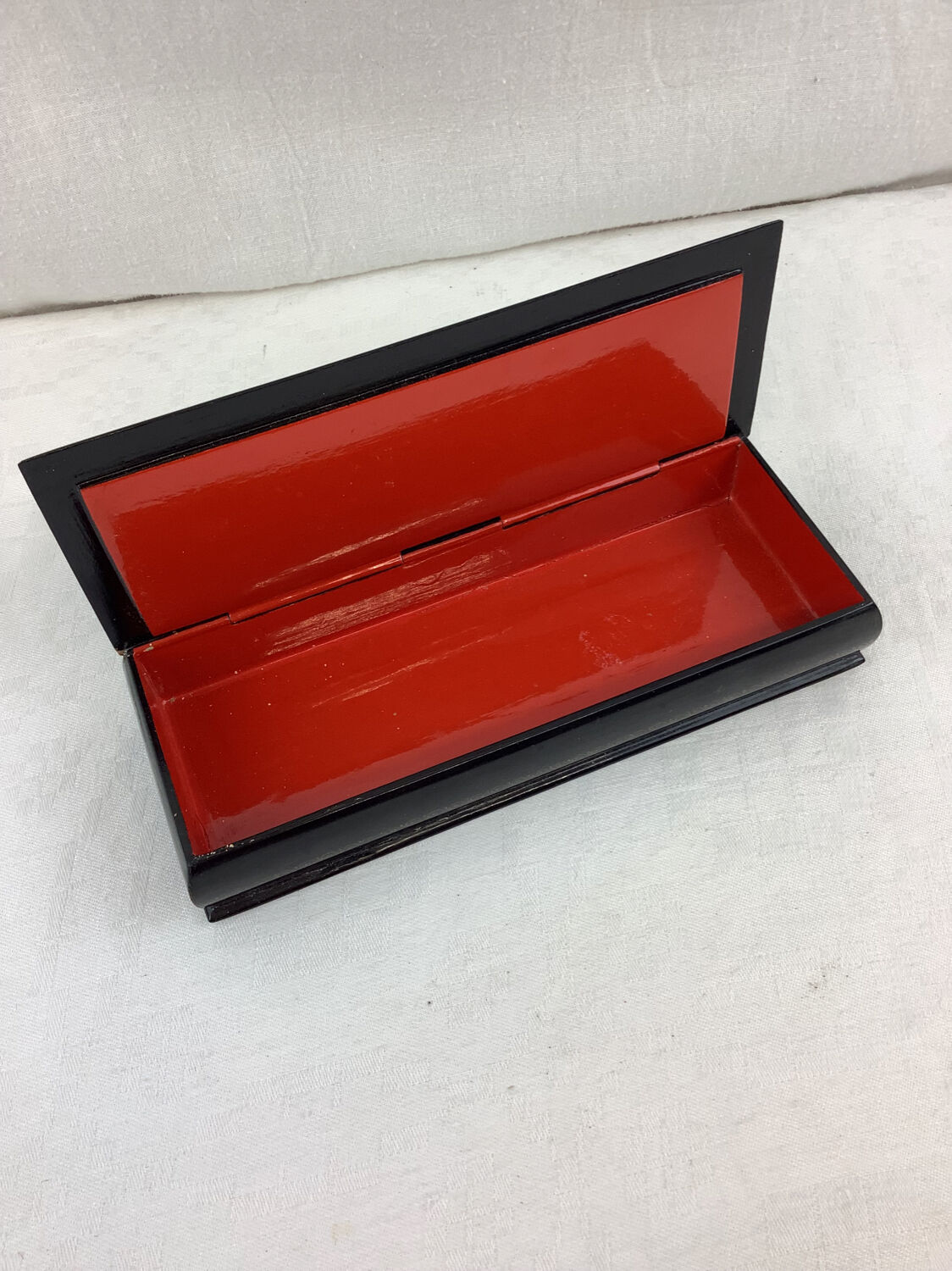 Lacquered box from Russia hand painted