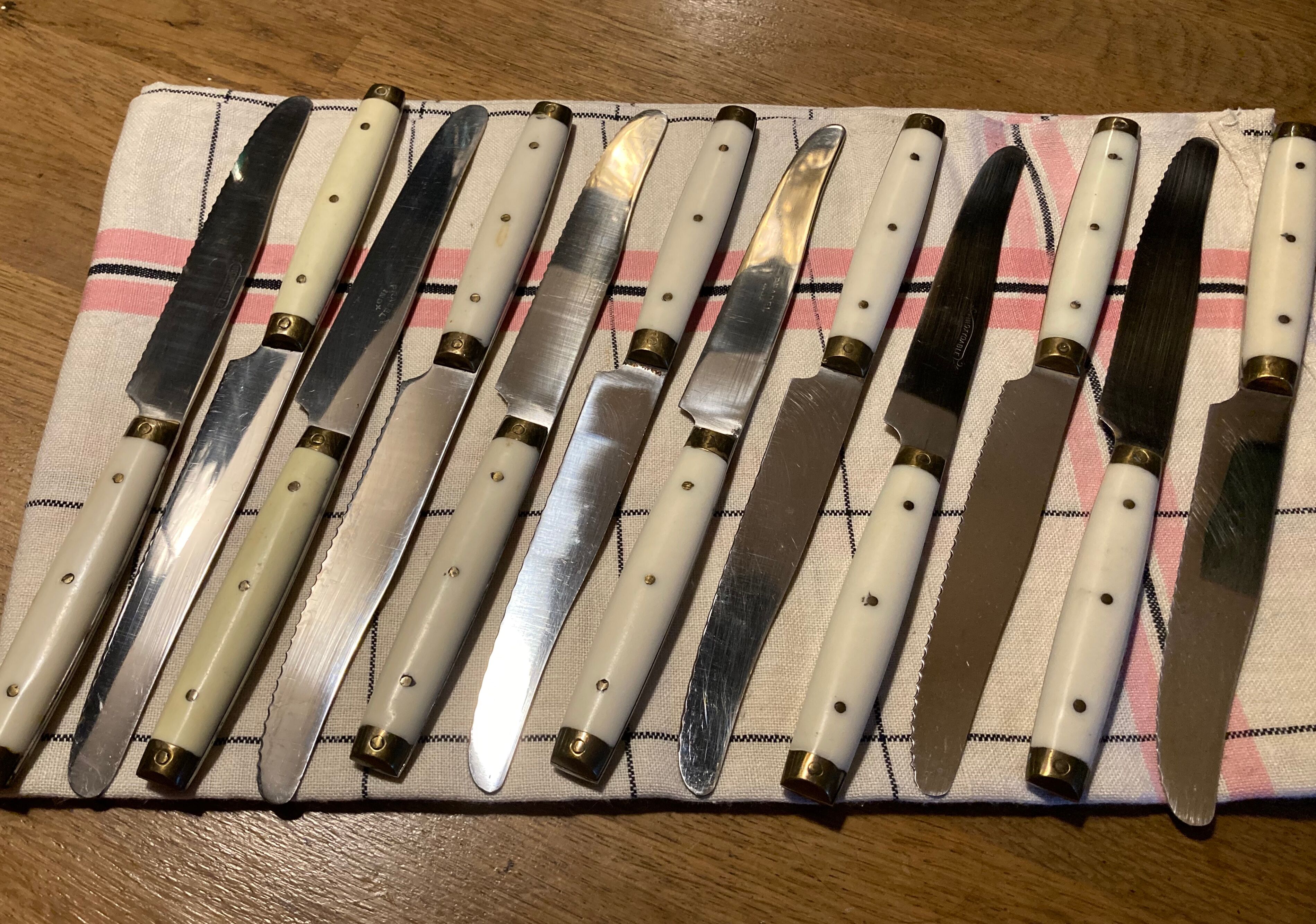 Lot 12 Pradel knives