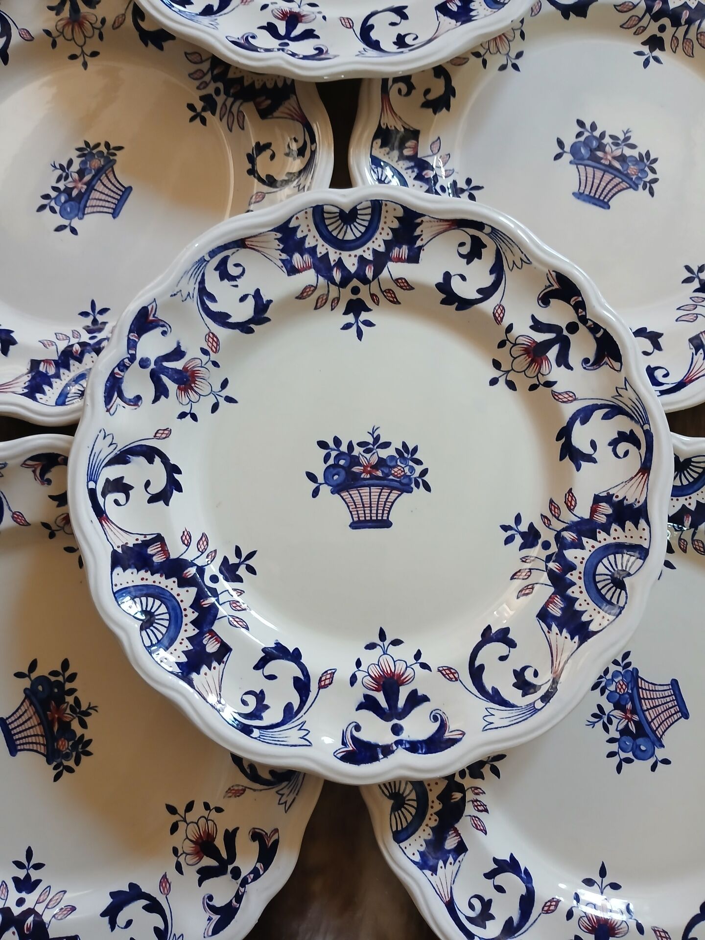 8 flat plates in Longchamp ironstone