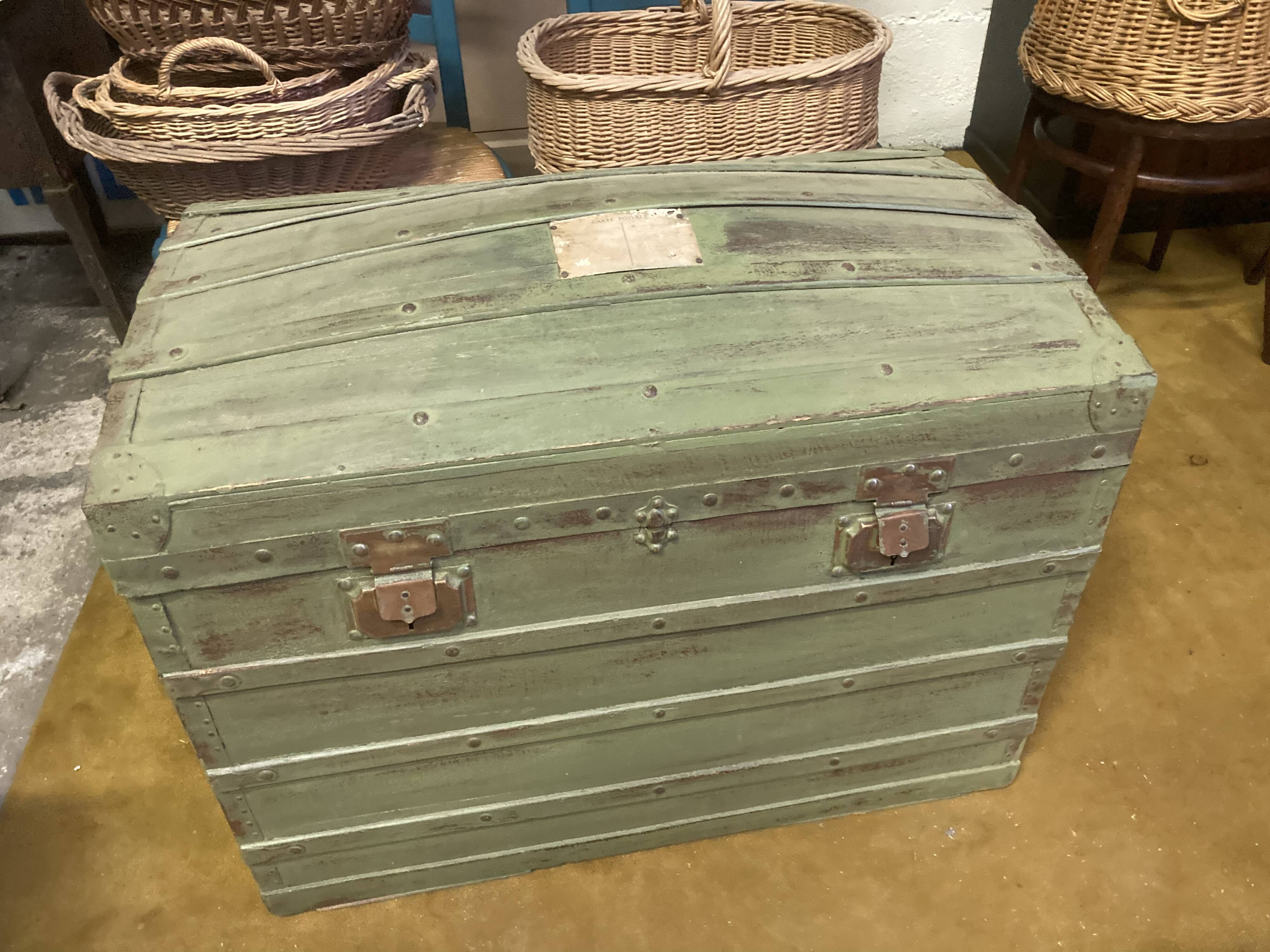 Travel trunk