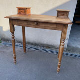 Writing table