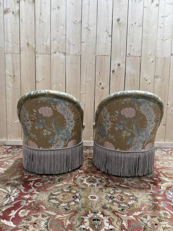 Paire de fauteuils crapaud de style Napoléon III en soierie