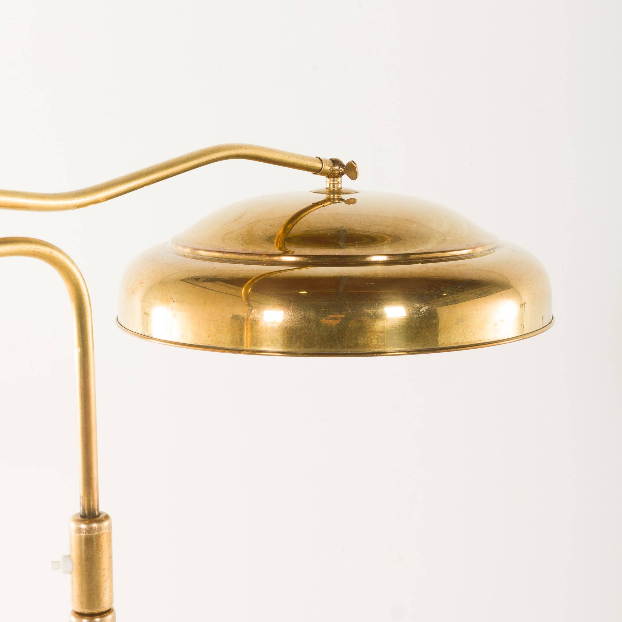 Italian swing arm brass floor lamp with marble base, 1970s