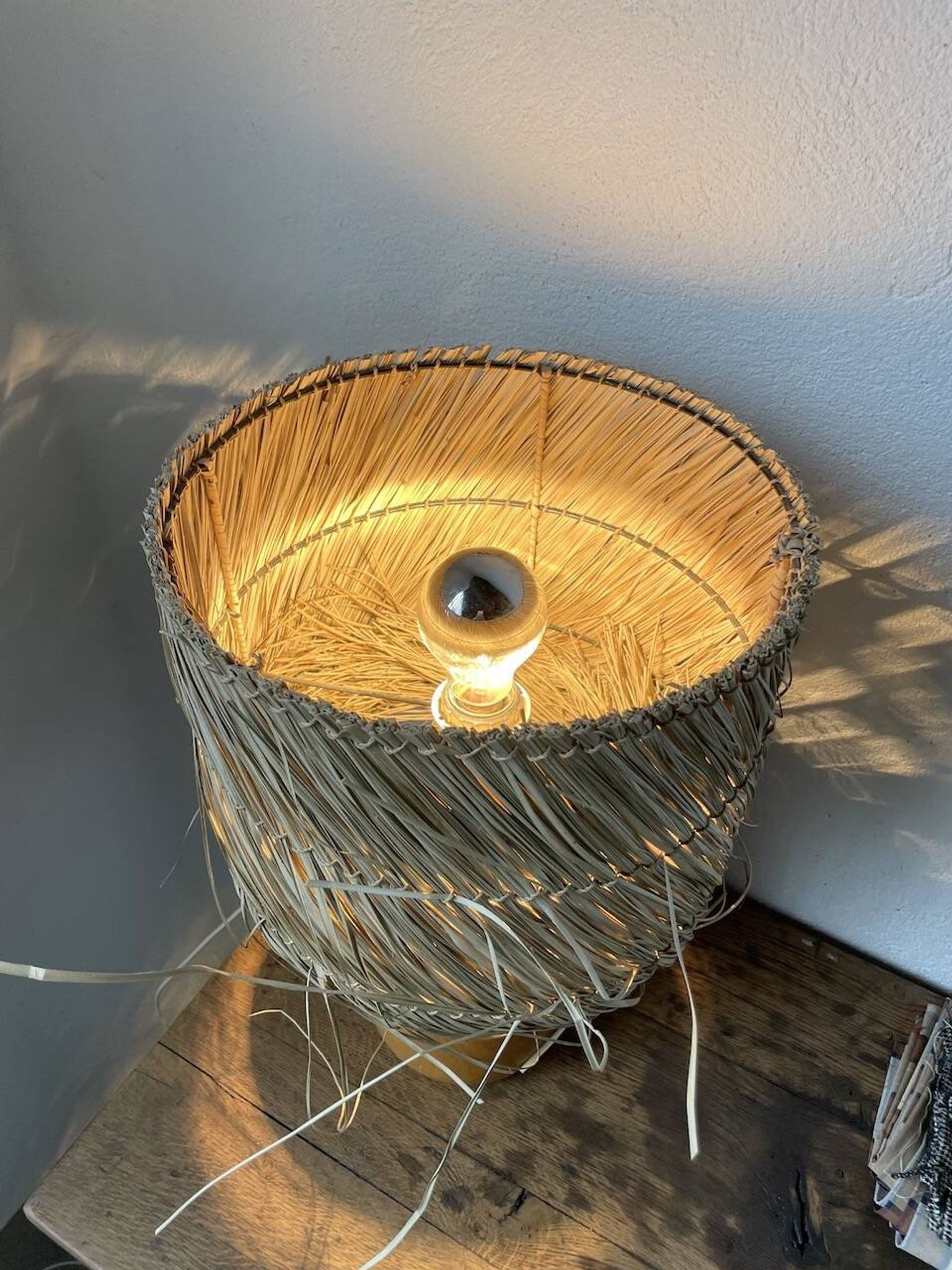 Lampe années 50 bois et paille