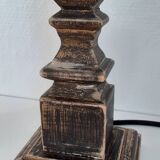Jolie lampe en bois patiné