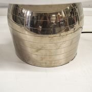 Lampe de table en métal chromé années 70 italie