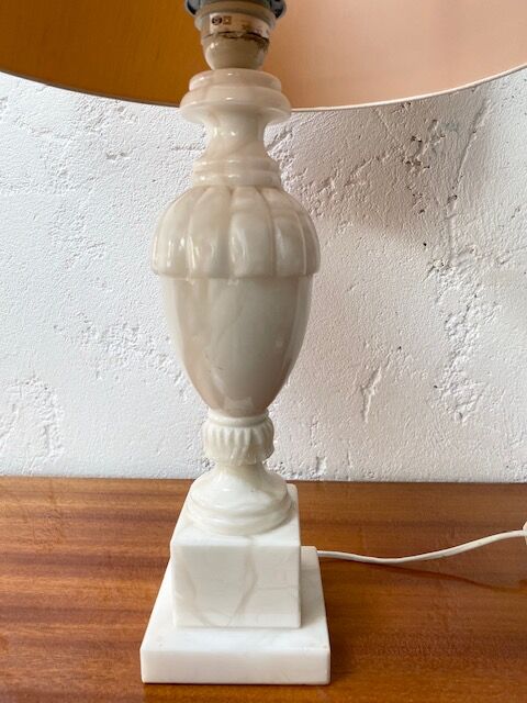 Alabaster lamp