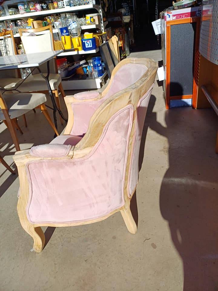 Louis XV style shepherdess armchair Huge job of sanding/stripping with raw wood (it's up to you to choose