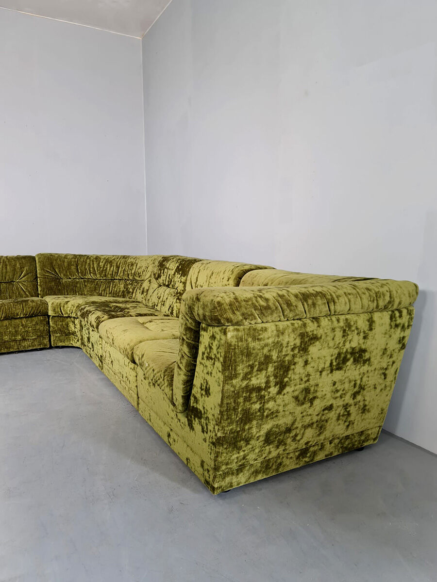 Vintage design modular sofa green velvet 'Groovy 70s'