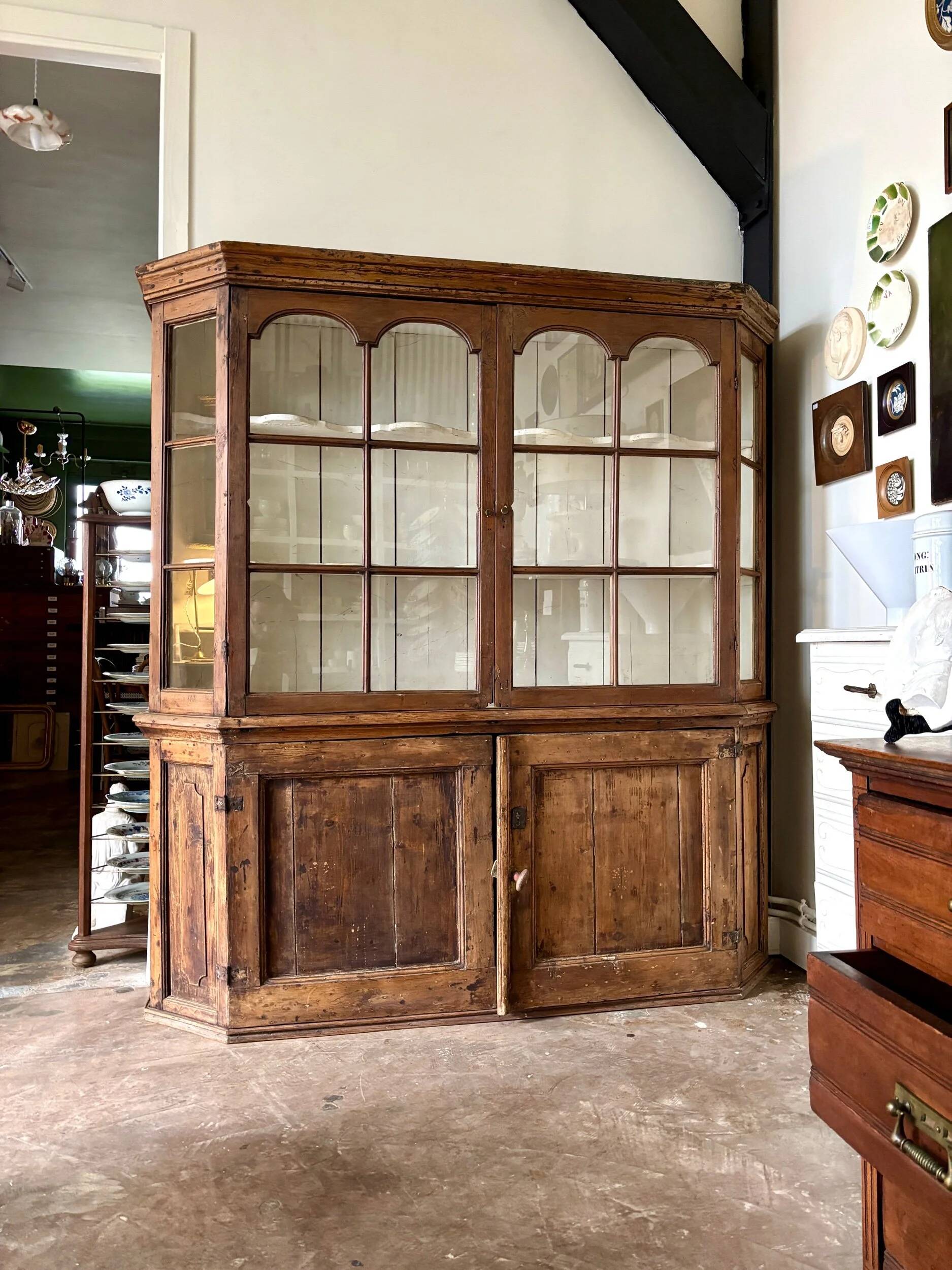 Buffet 2 corps vitré en bois, XIXème