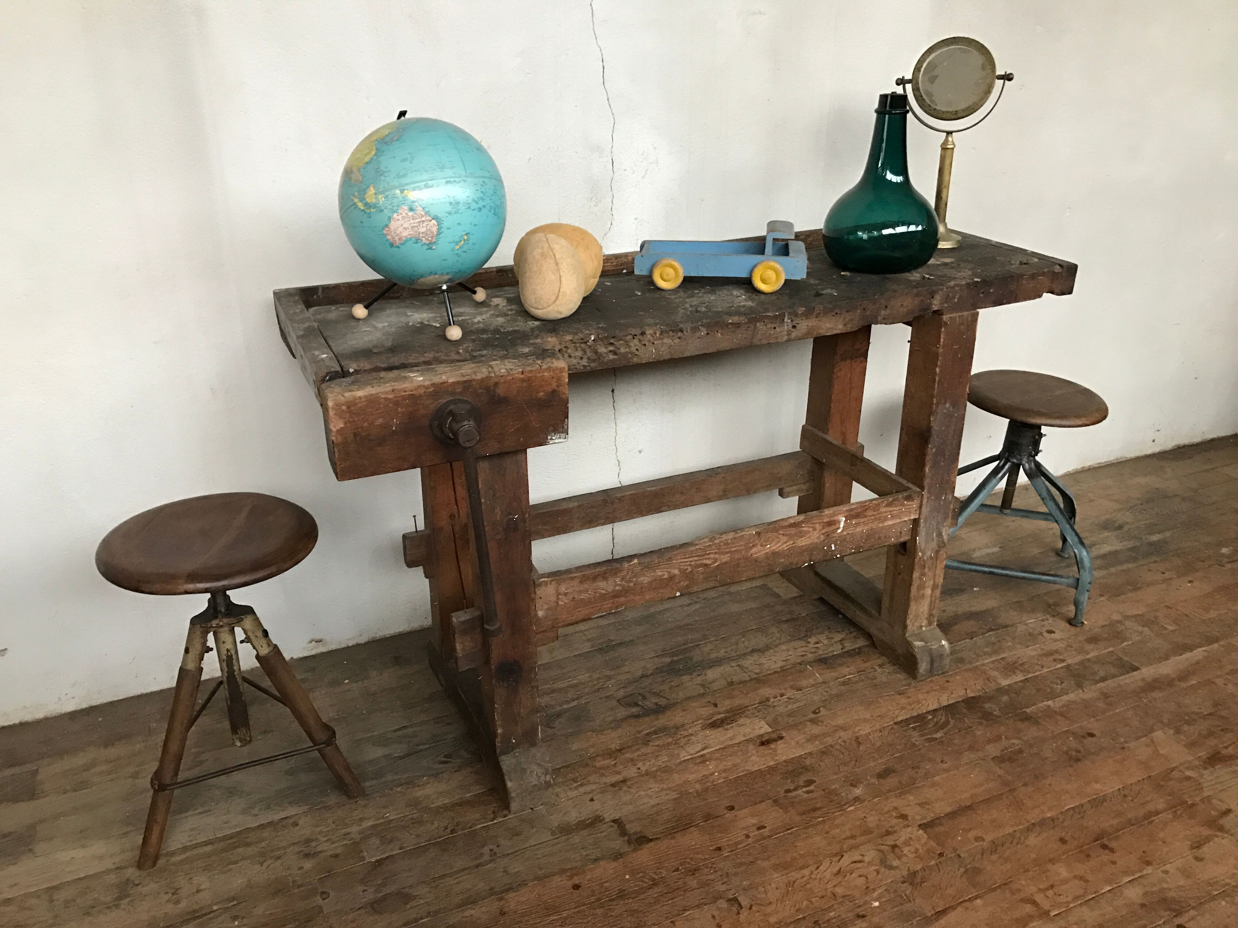 Carpenter Workbench raw wood end 1900