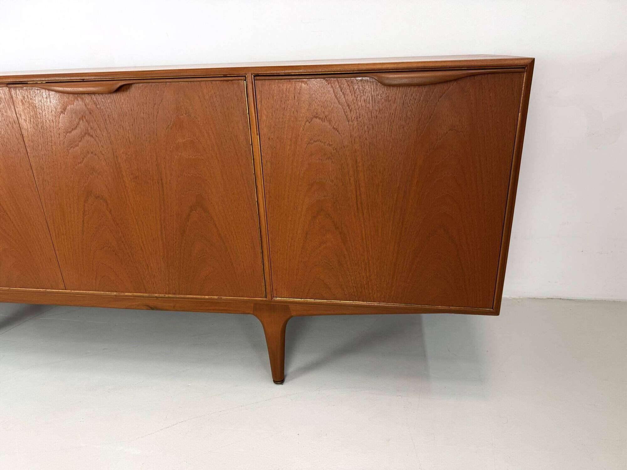 Vintage sideboard McIntosh.