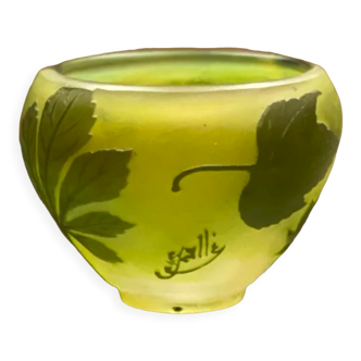 Gallé vase - Foliage decor - nuanced green