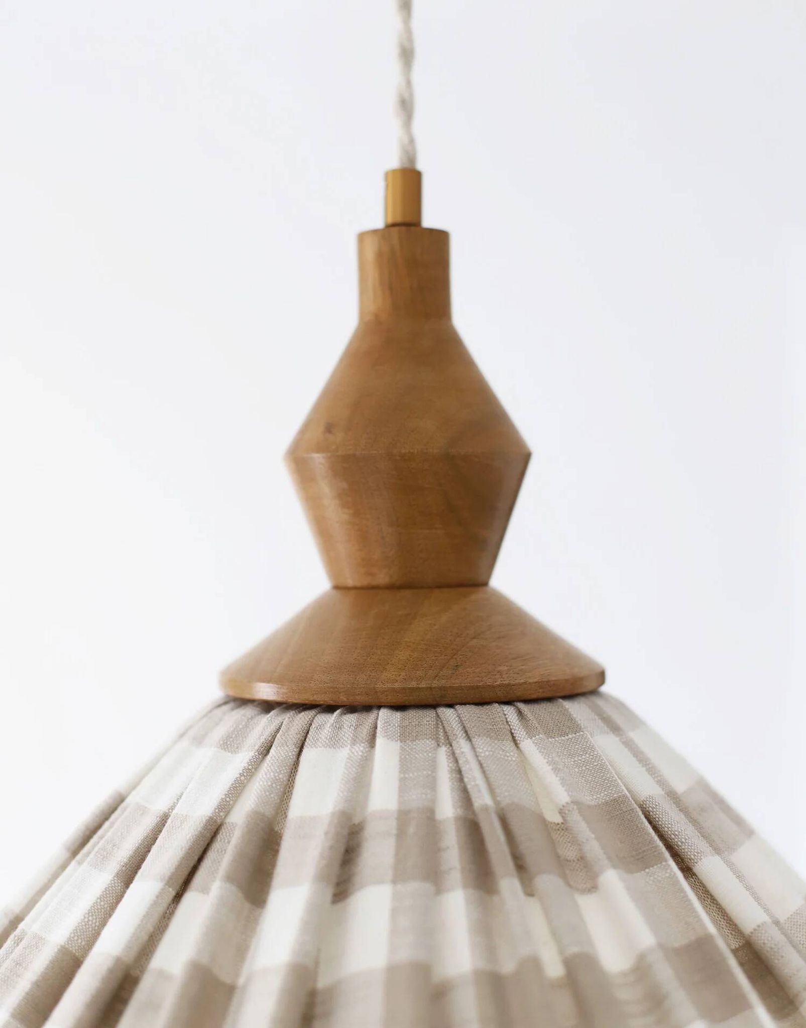 "Olga" pleated pendant light in beige checked fabric and turned wood finish