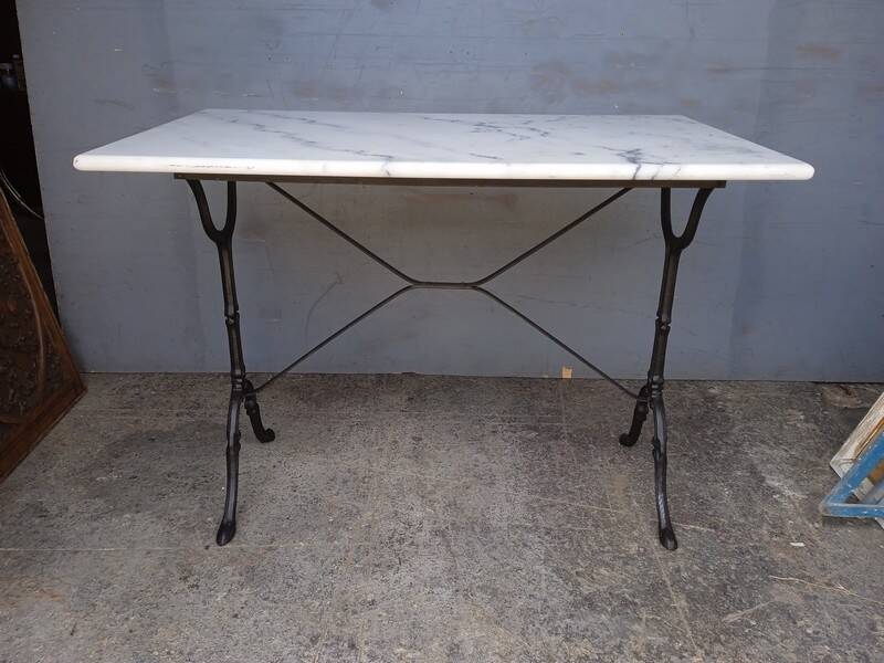 Bistro table for 4 people in white marble
