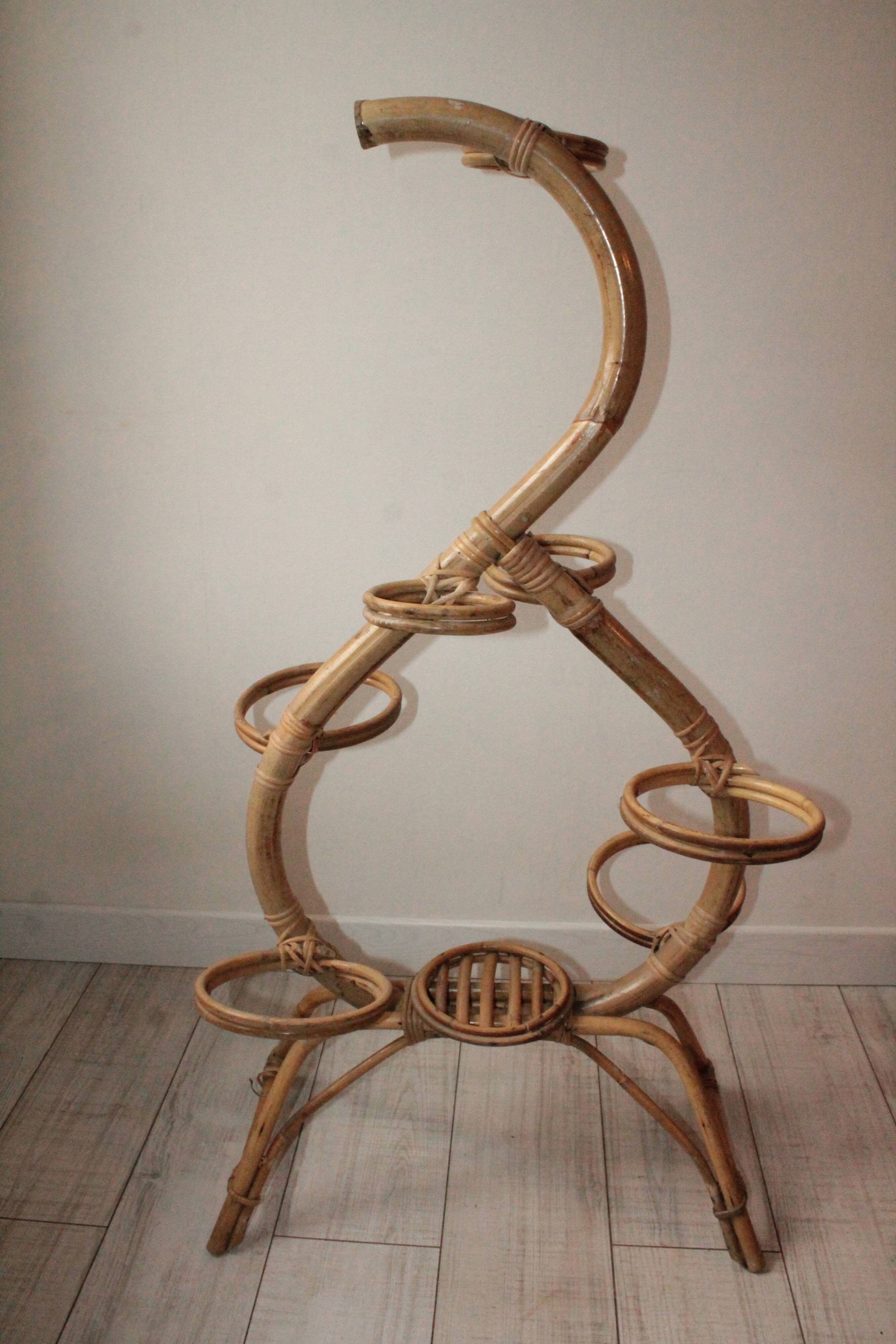 Rattan plant holder