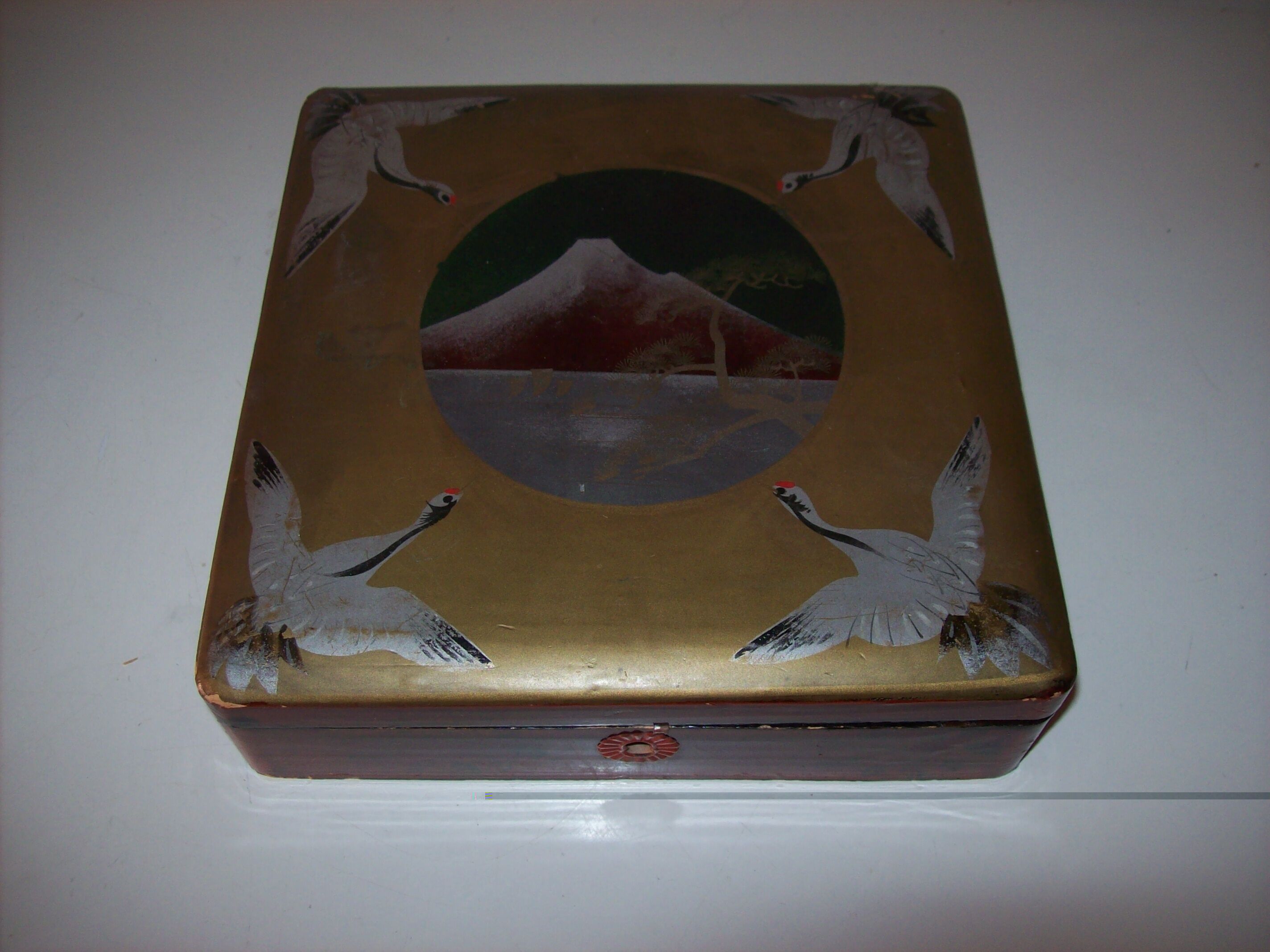 Old box decorated with birds