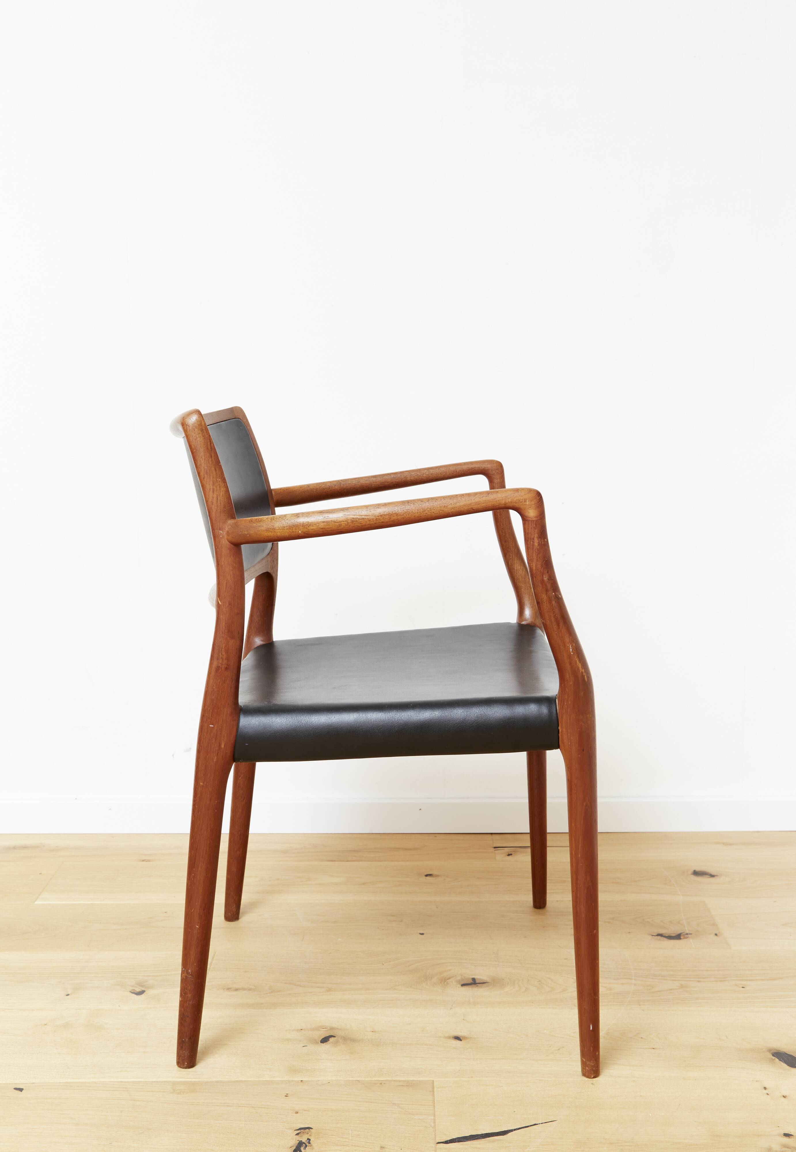 Chaise Niels Otto Møller n°65 pour JL Møller