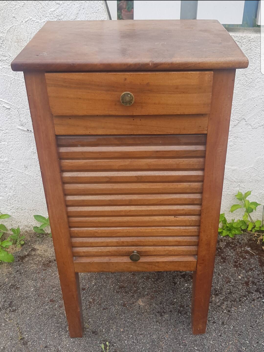 Curtain bedside table